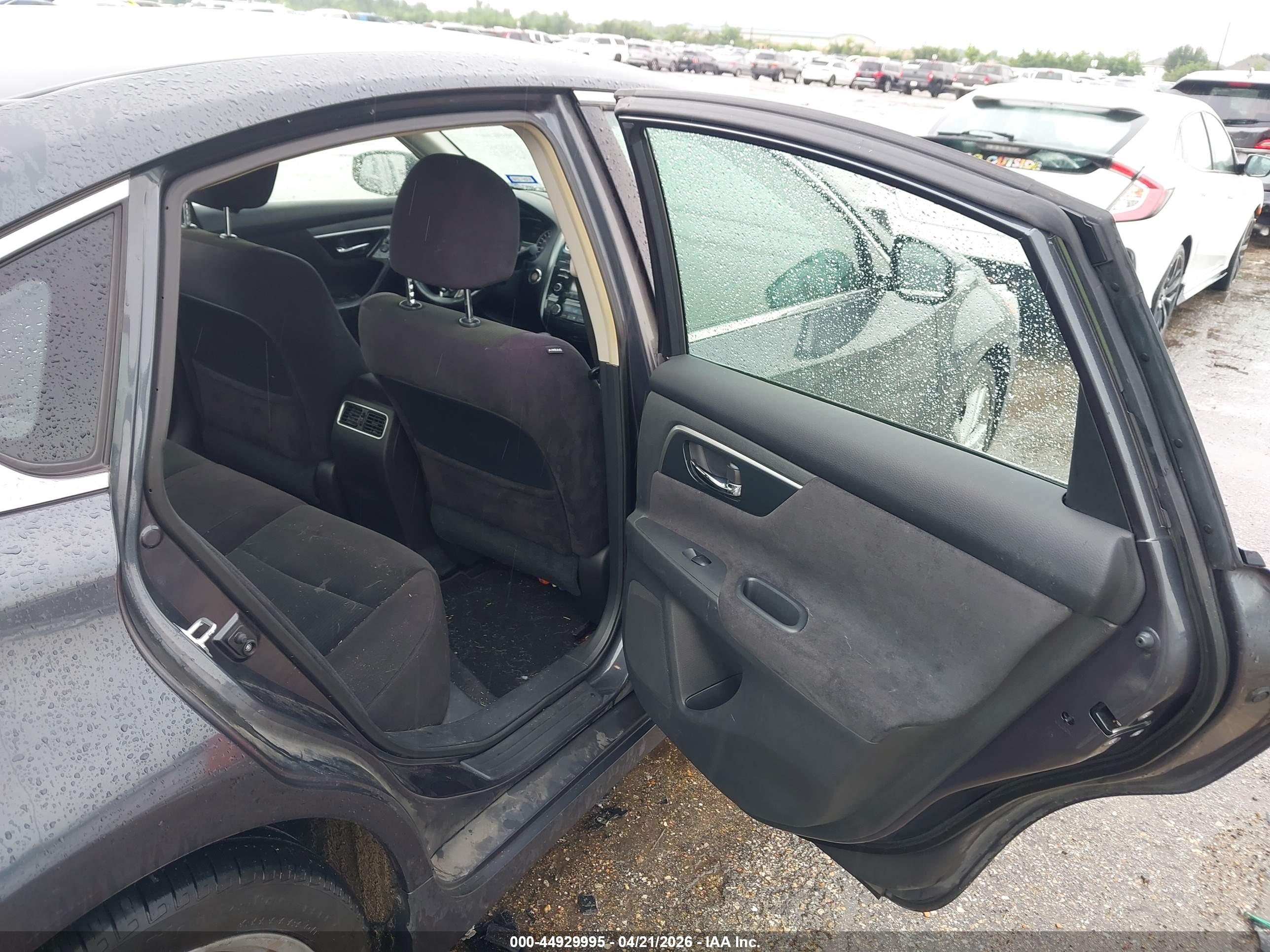 NISSAN ALTIMA image 8