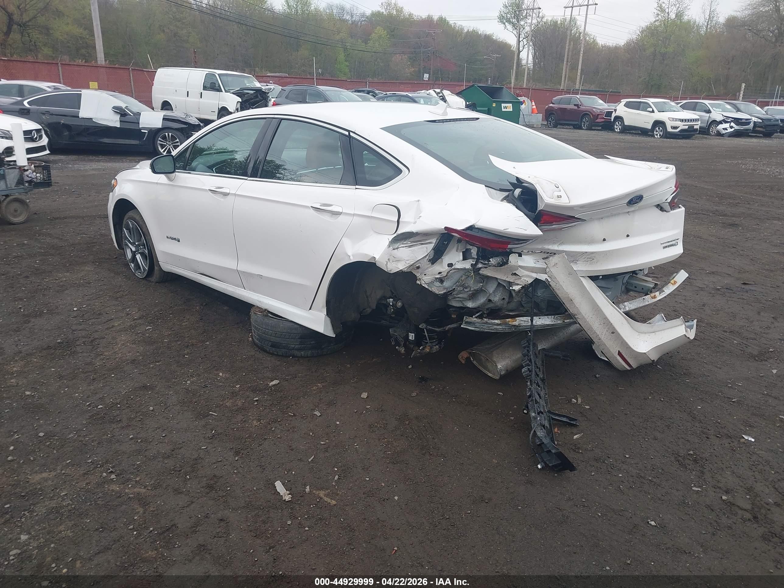 FORD FUSION image 3