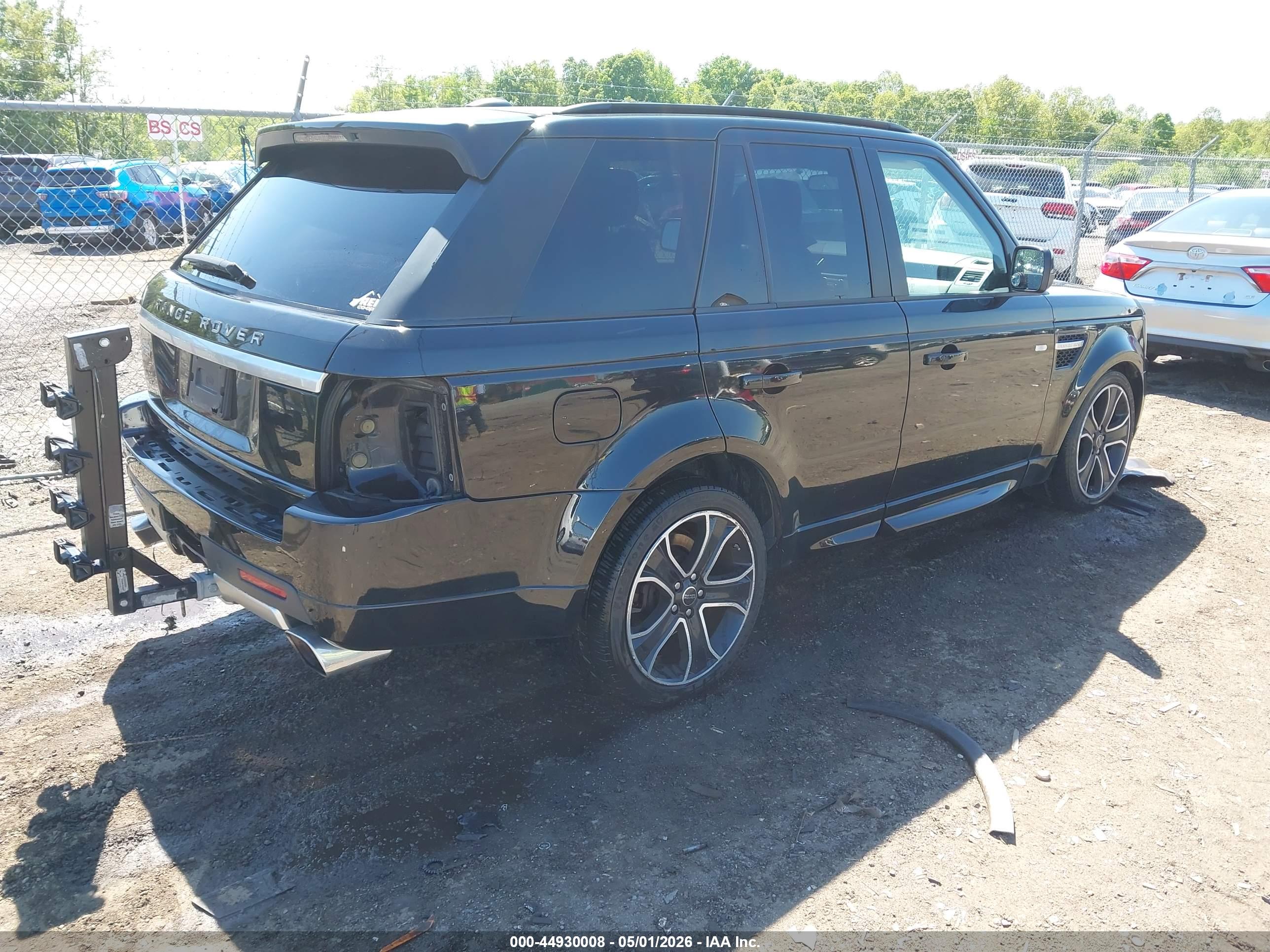 LAND ROVER image 4