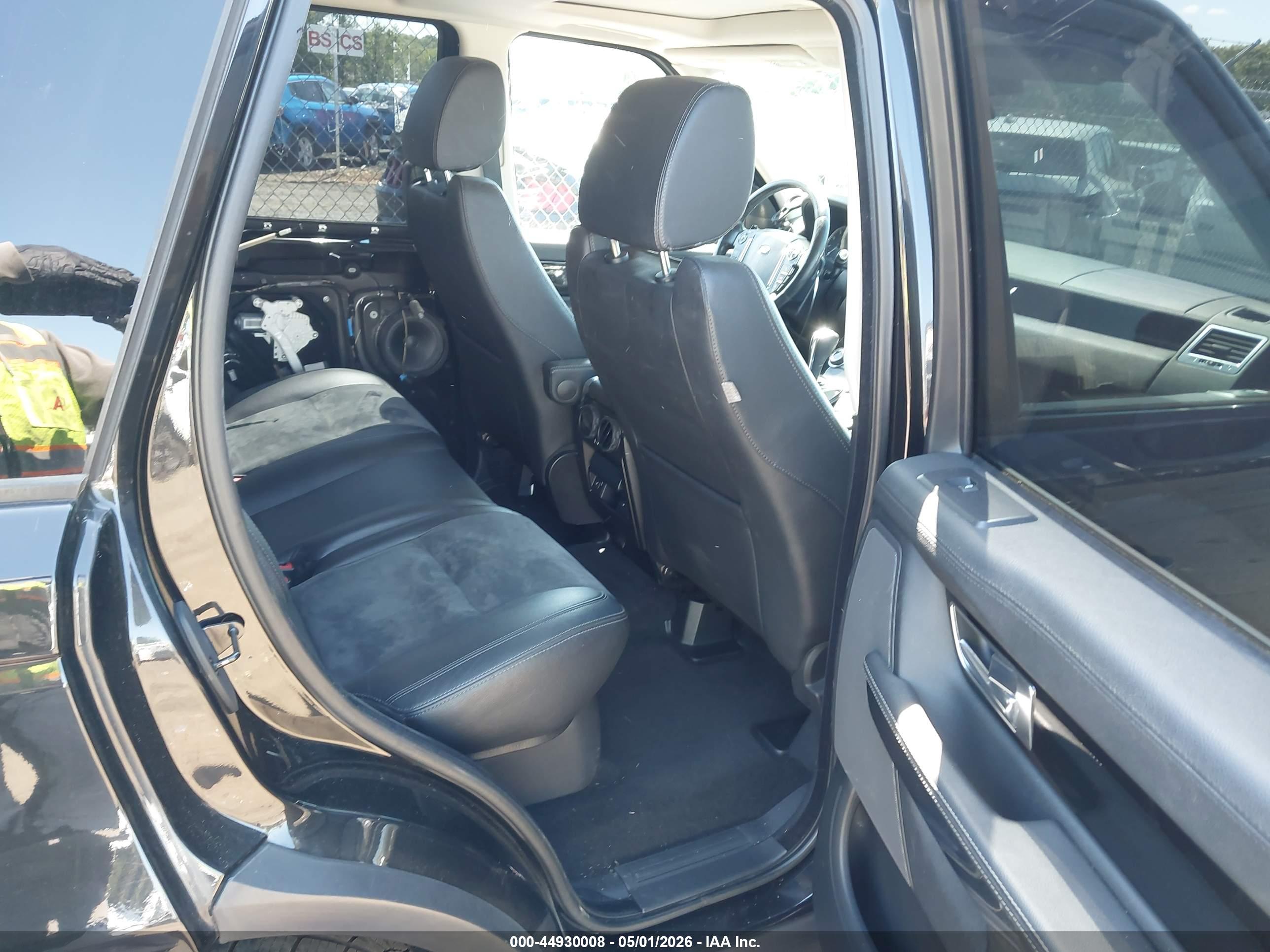 LAND ROVER image 8
