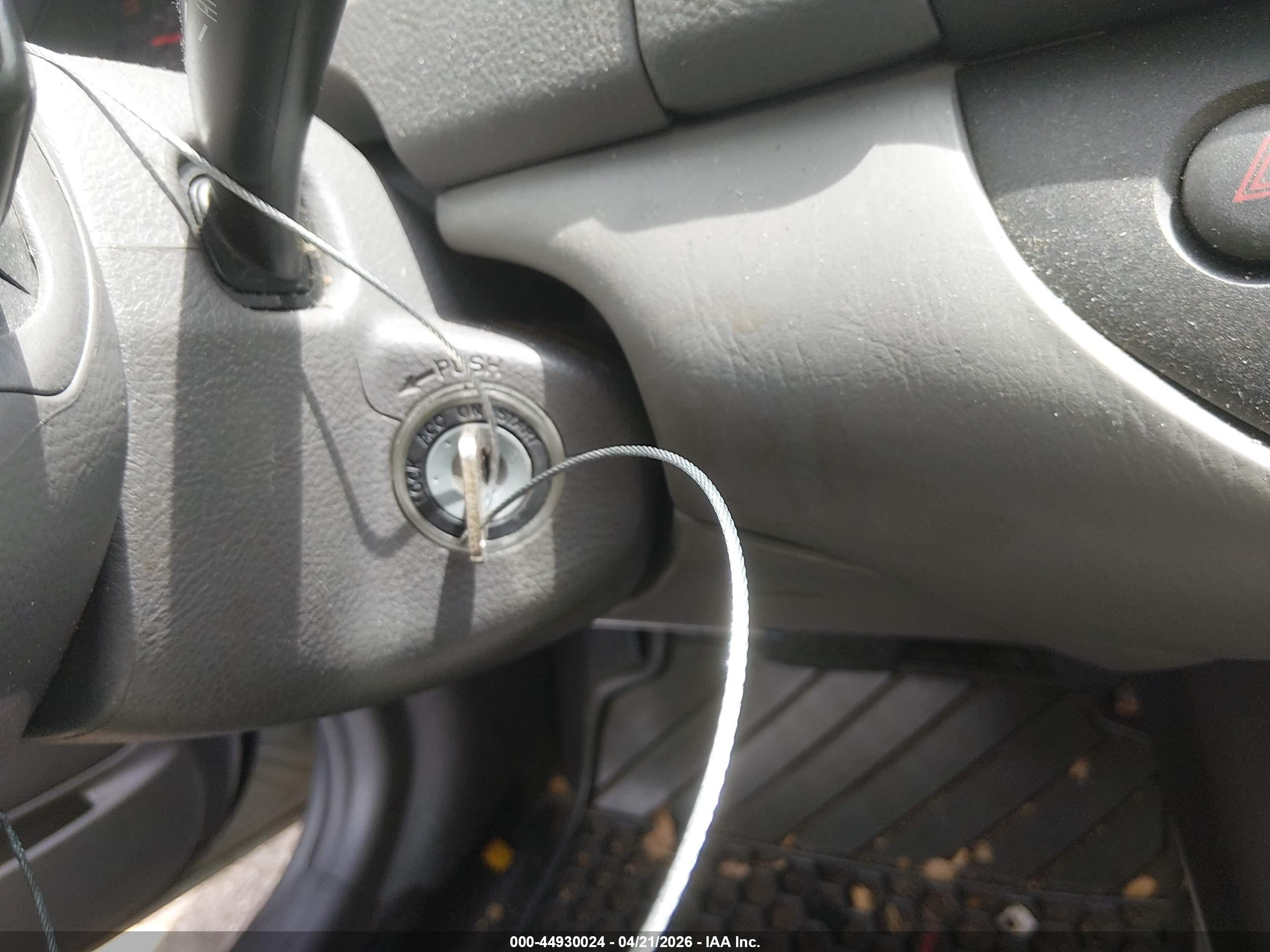 TOYOTA CAMRY image 11