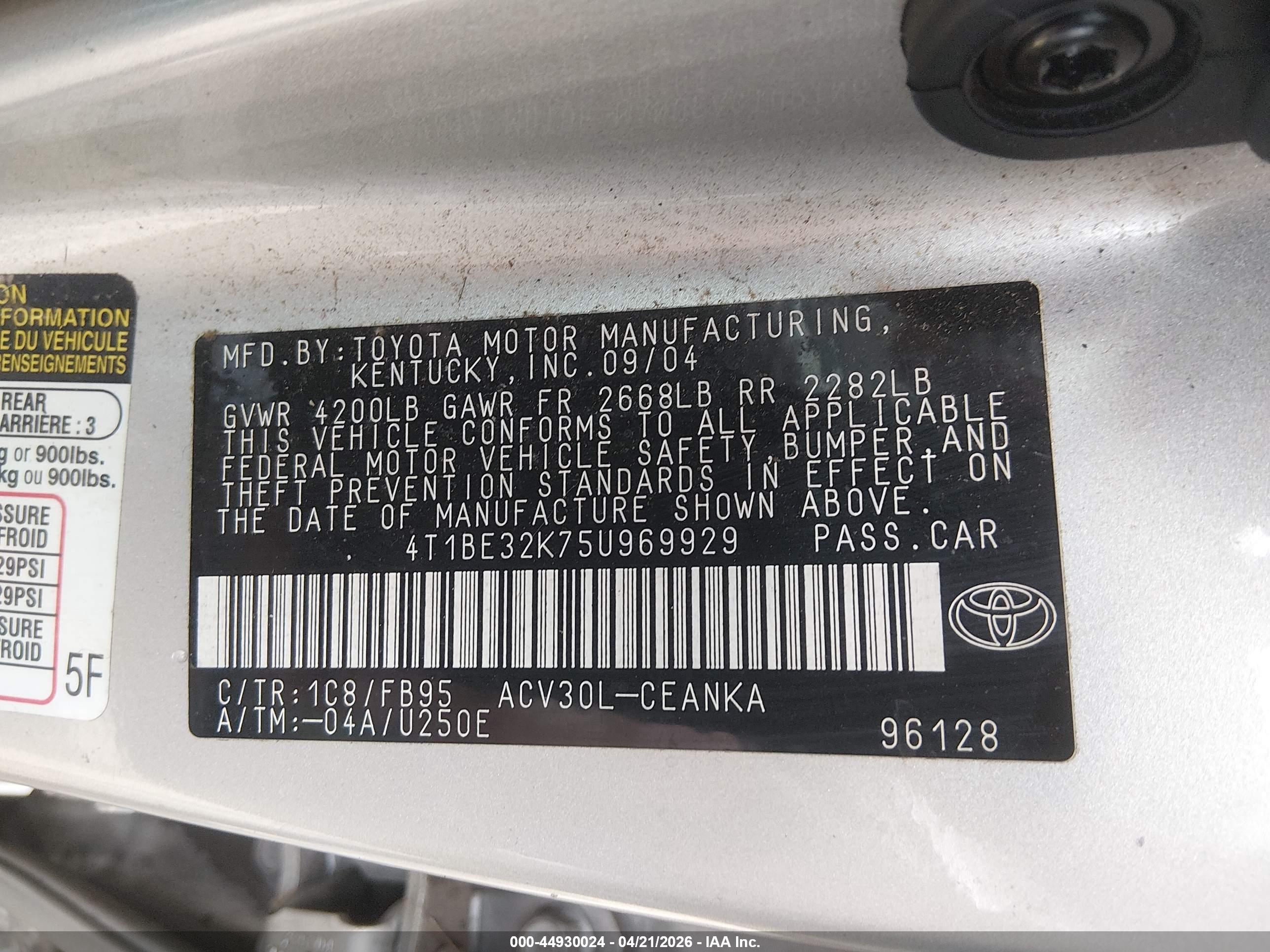TOYOTA CAMRY image 9