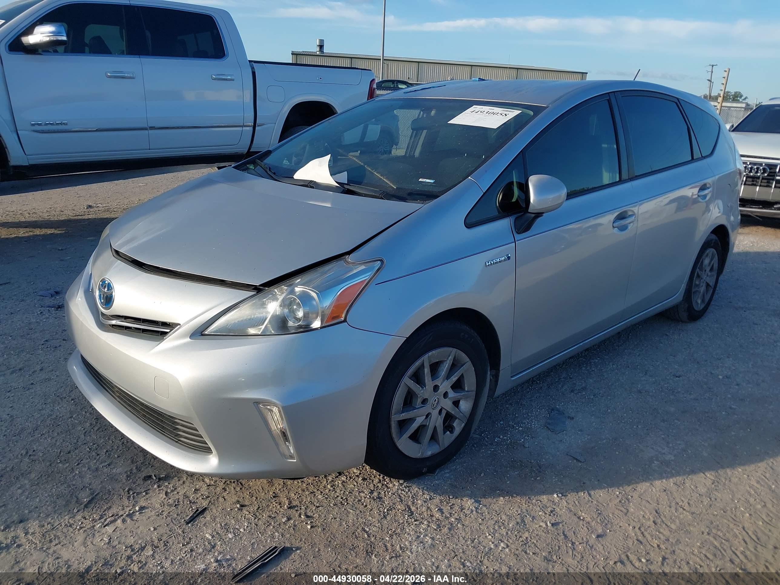 TOYOTA PRIUS image 2