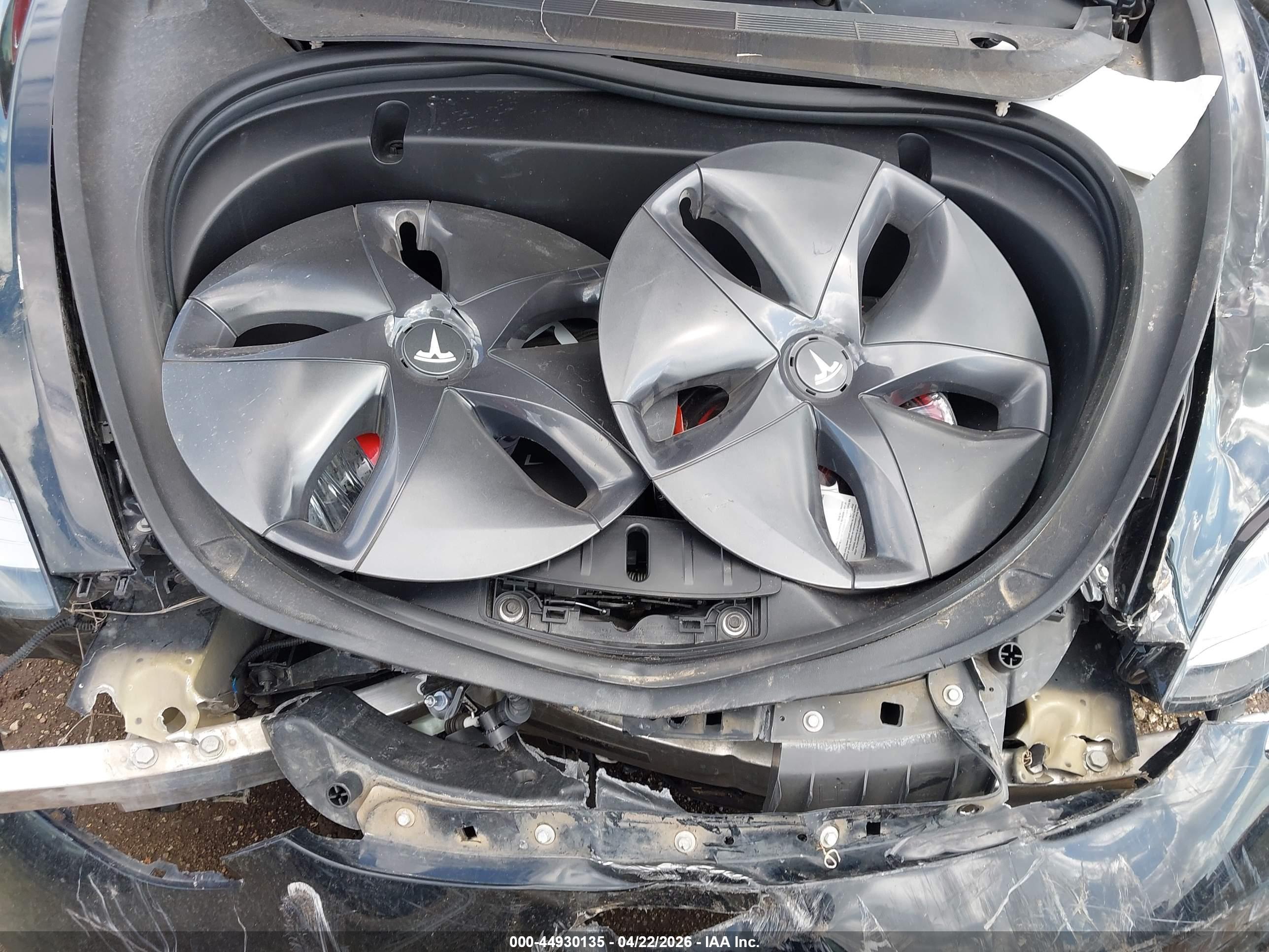 TESLA MODEL image 10