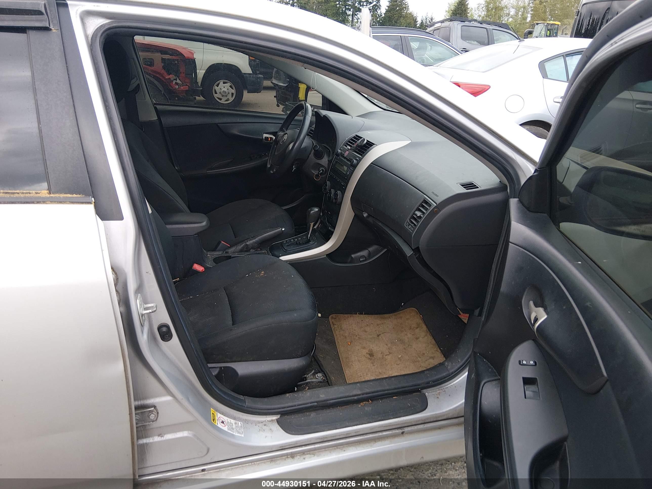 TOYOTA COROLLA image 5