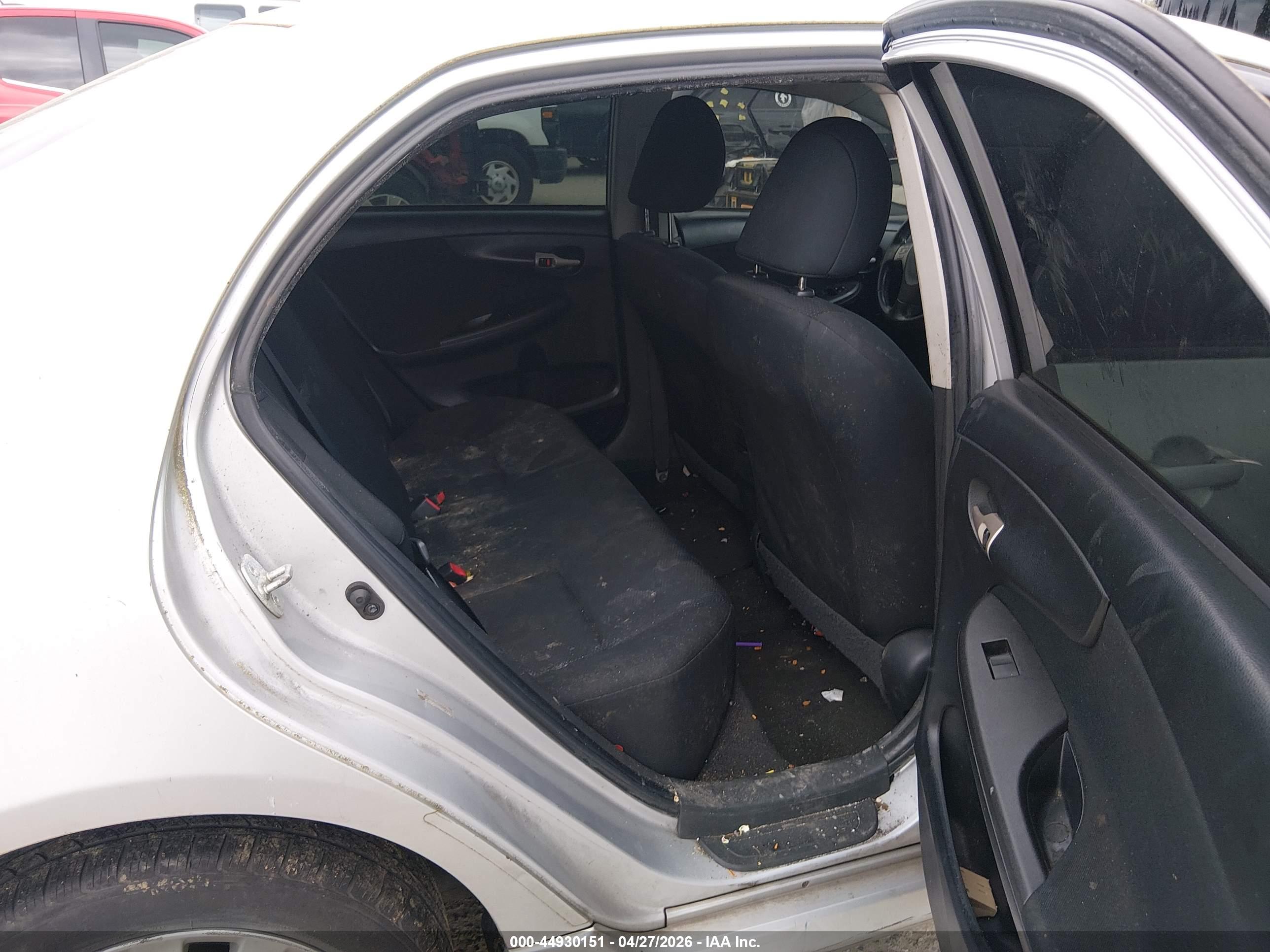 TOYOTA COROLLA image 8