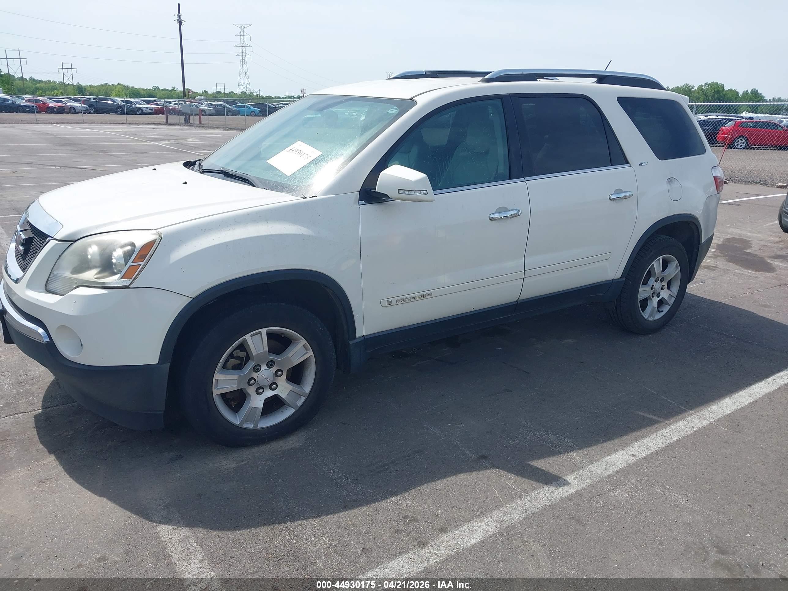 GMC ACADIA image 2