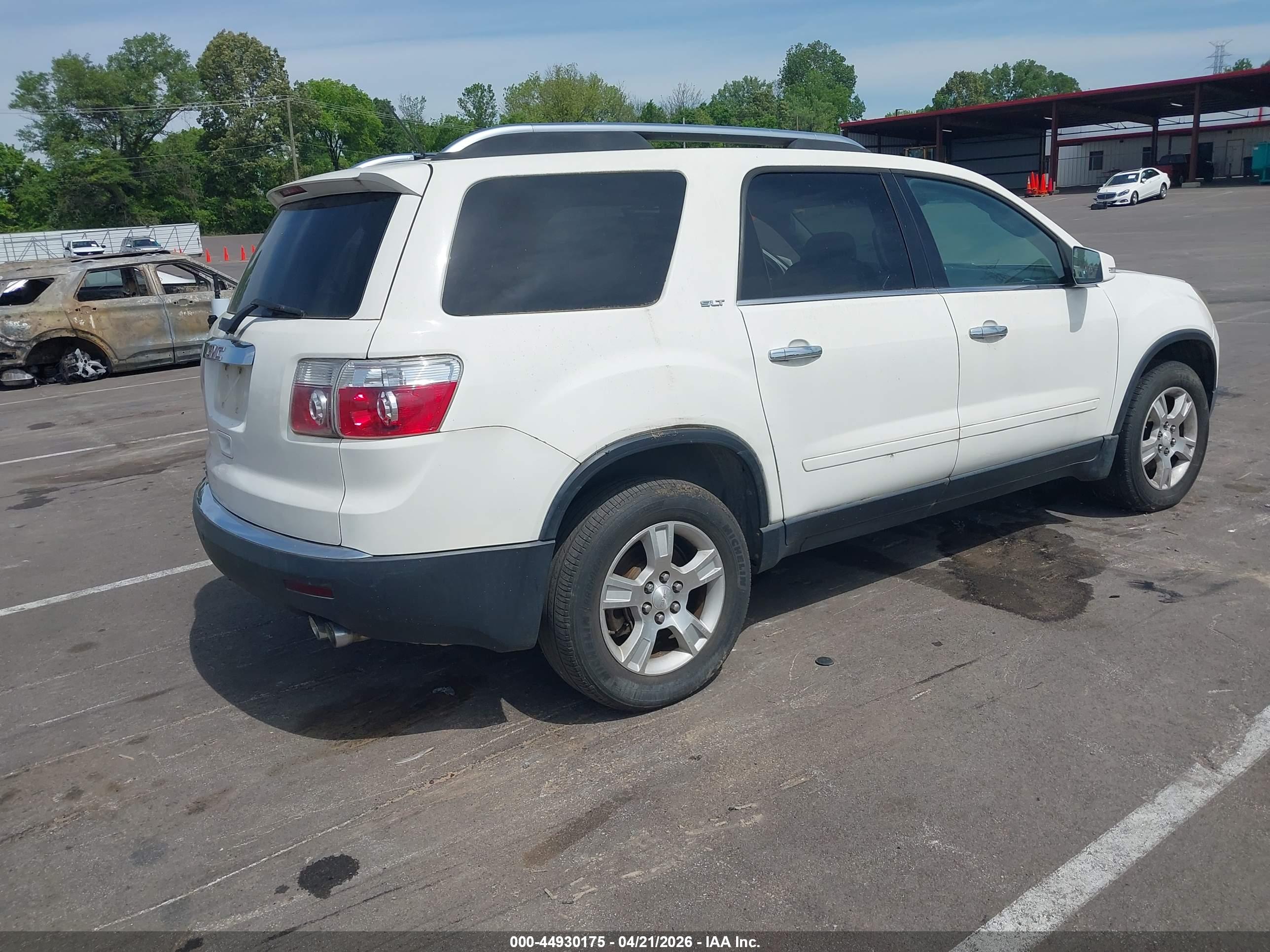 GMC ACADIA image 4