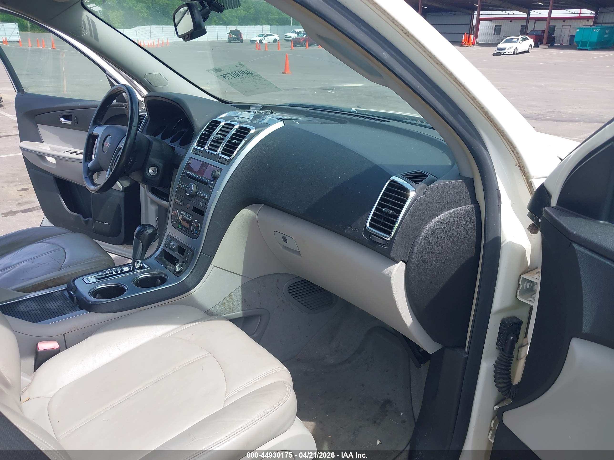 GMC ACADIA image 5