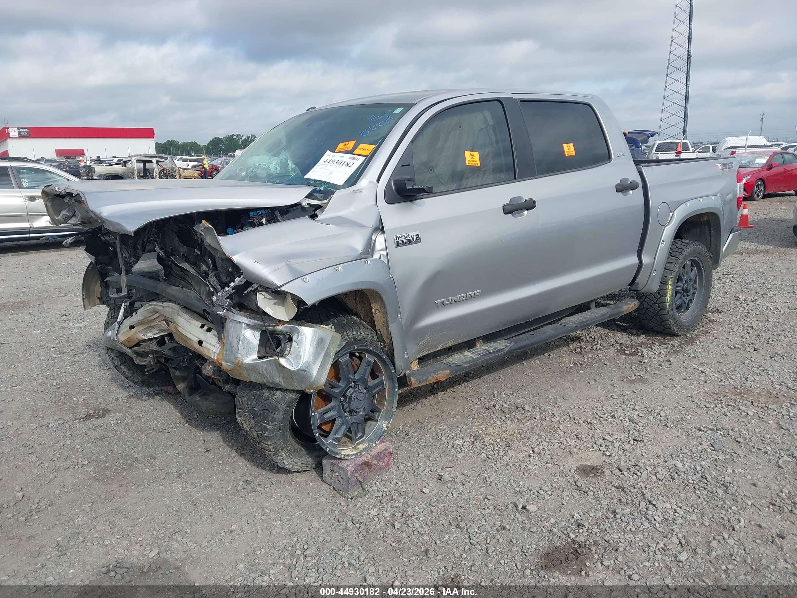 TOYOTA TUNDRA image 2