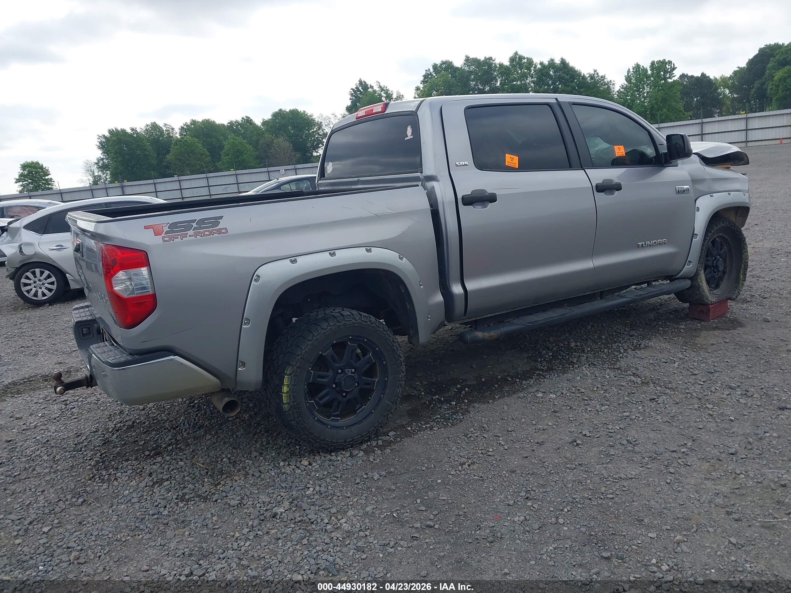 TOYOTA TUNDRA image 4