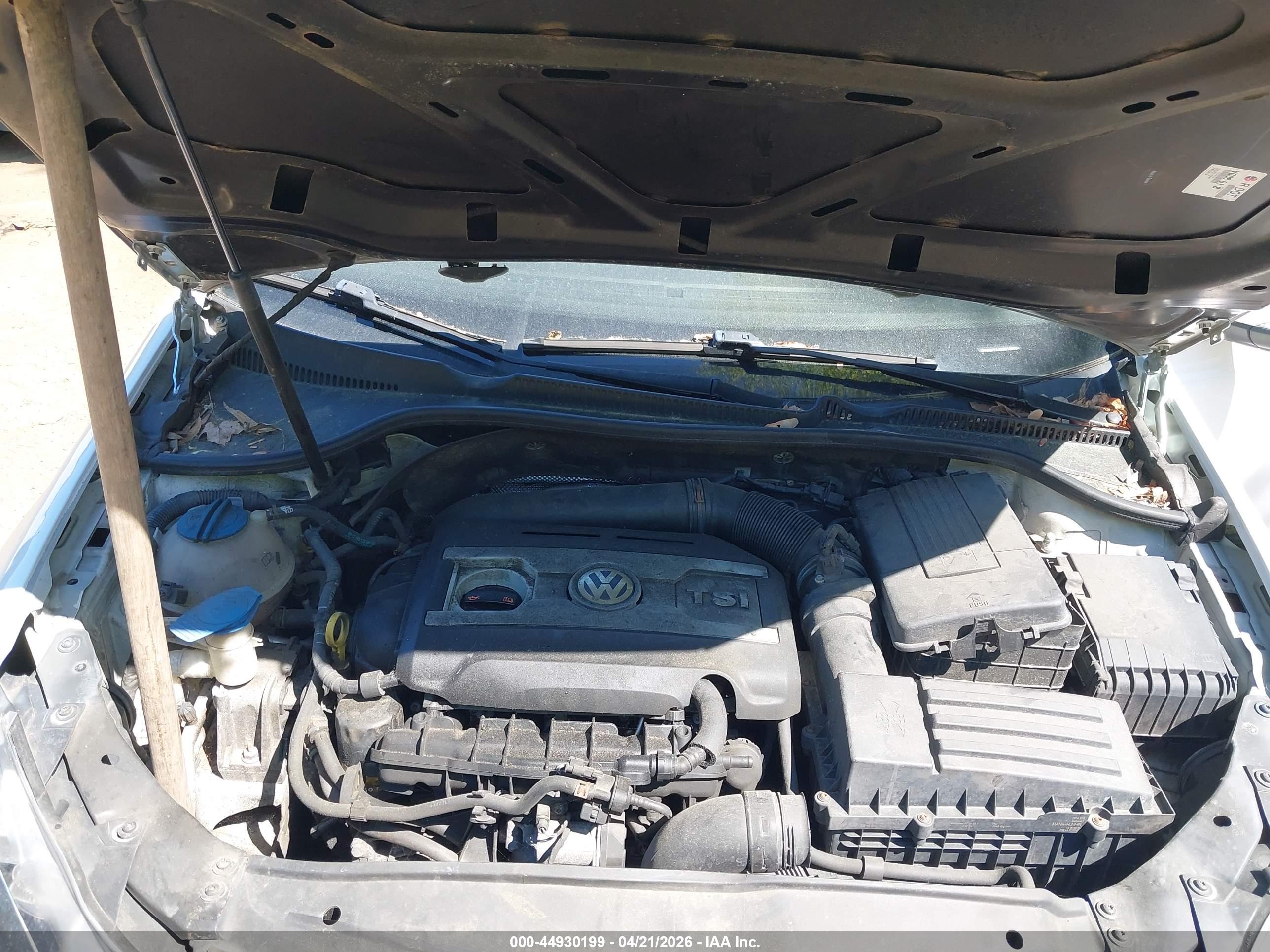 VOLKSWAGEN GTI image 10