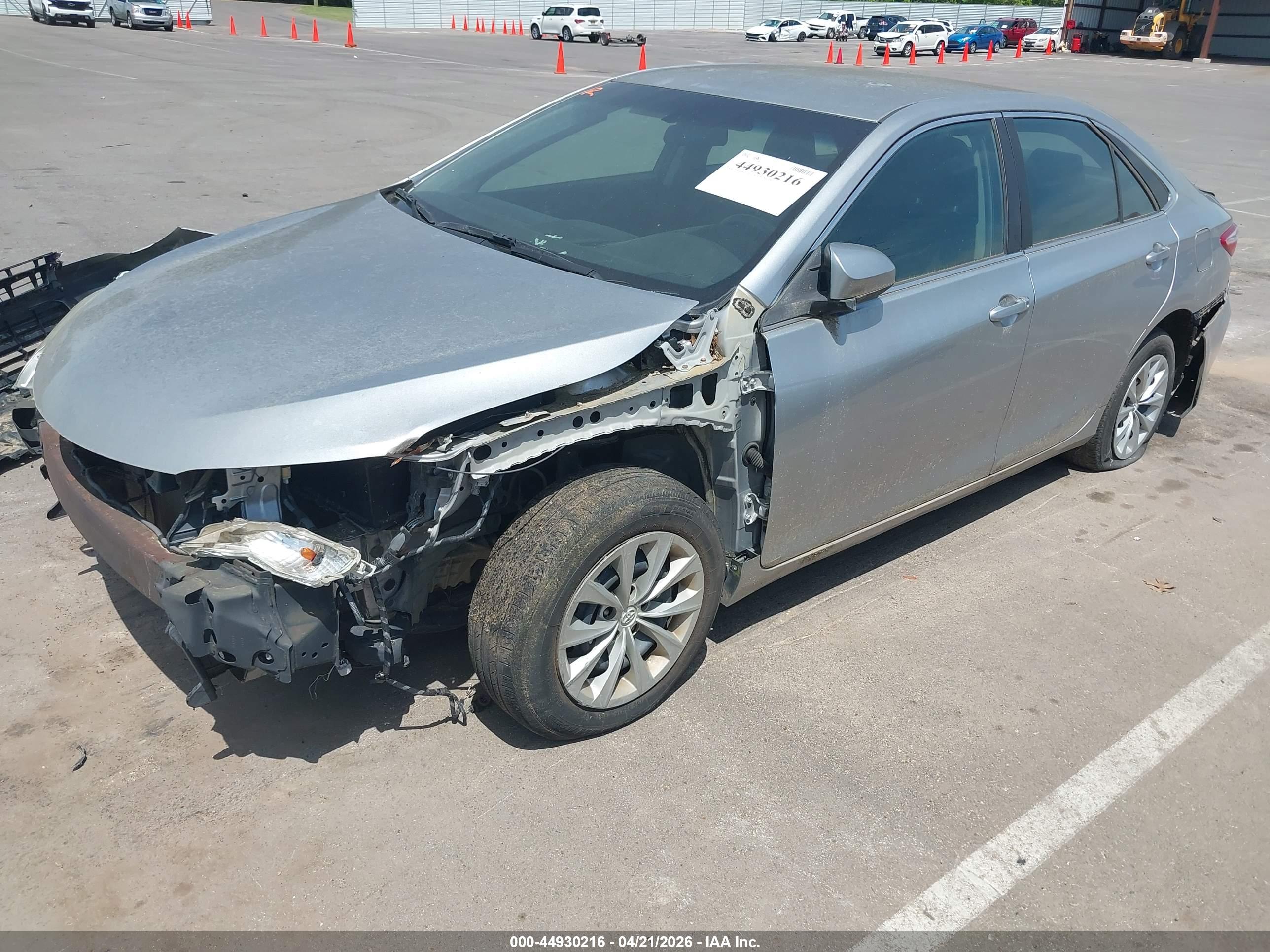 TOYOTA CAMRY image 2