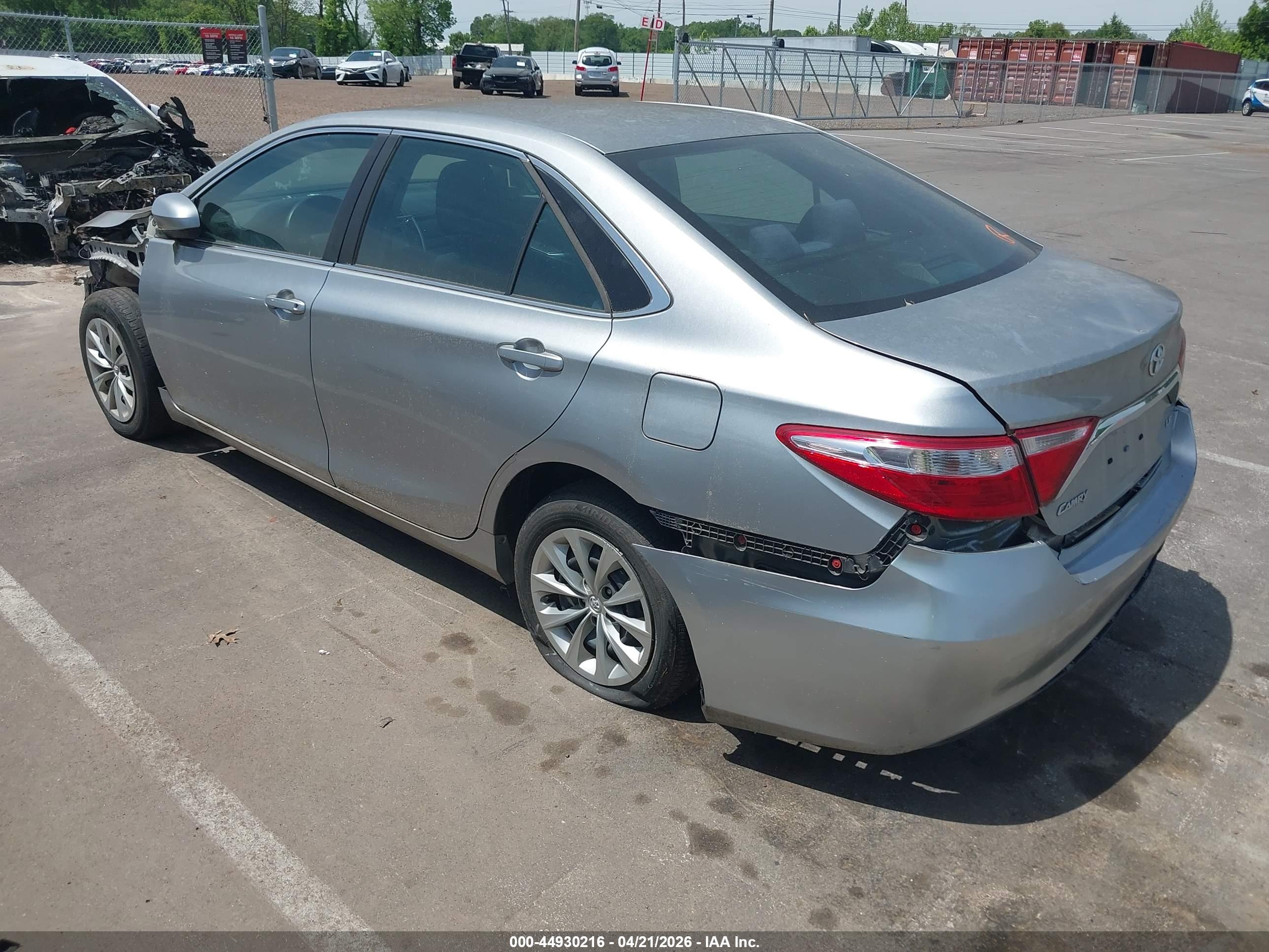 TOYOTA CAMRY image 3
