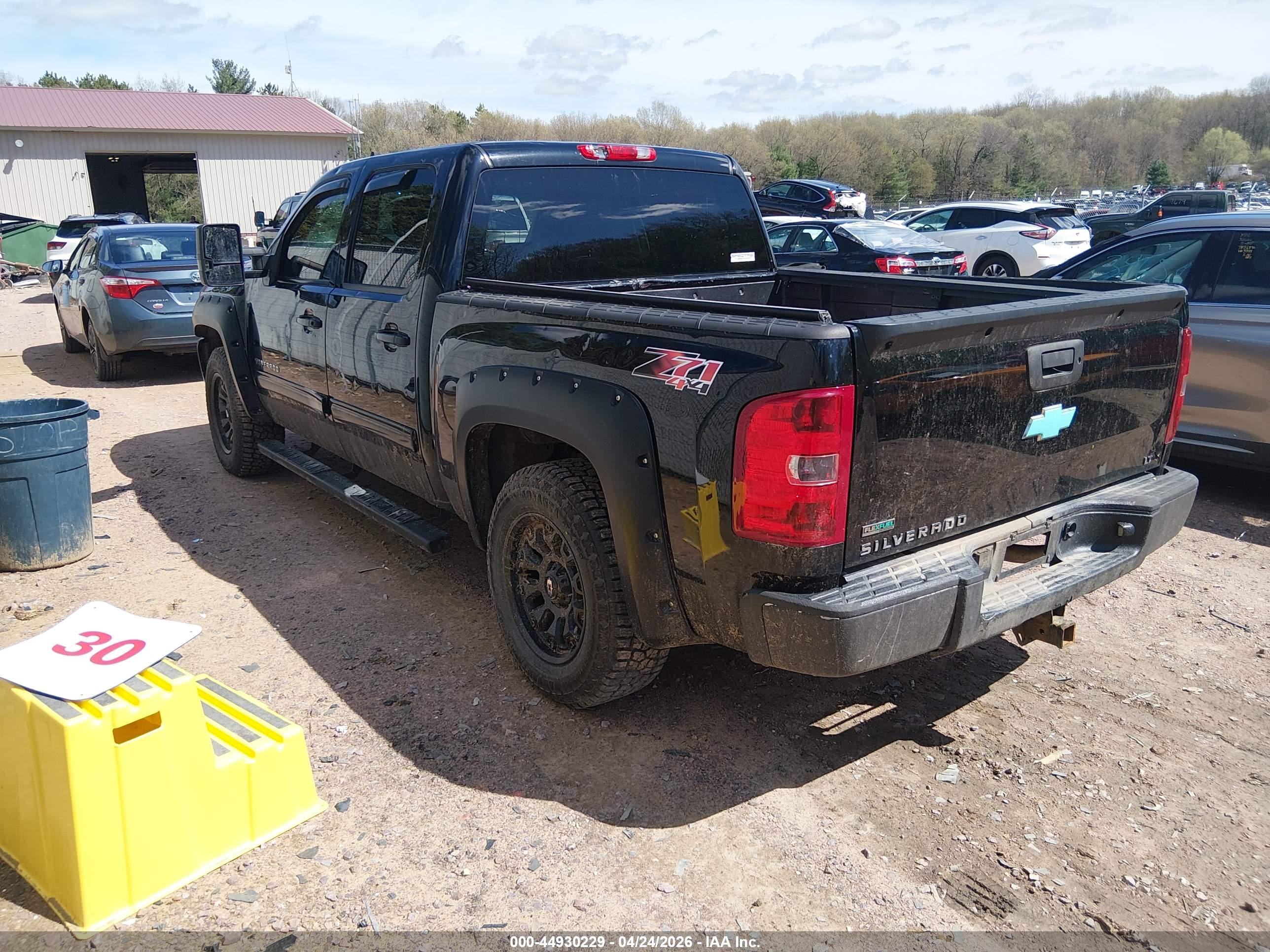 CHEVROLET SILVERADO image 3