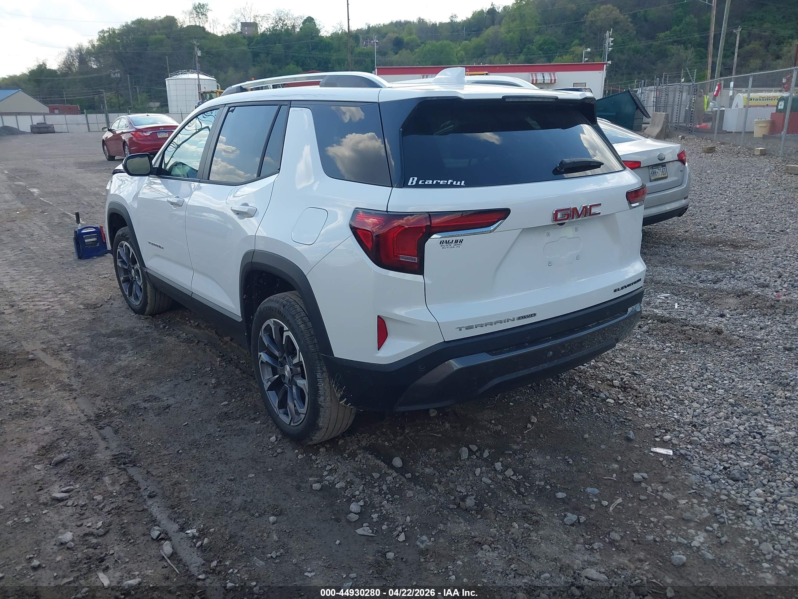 GMC TERRAIN image 3