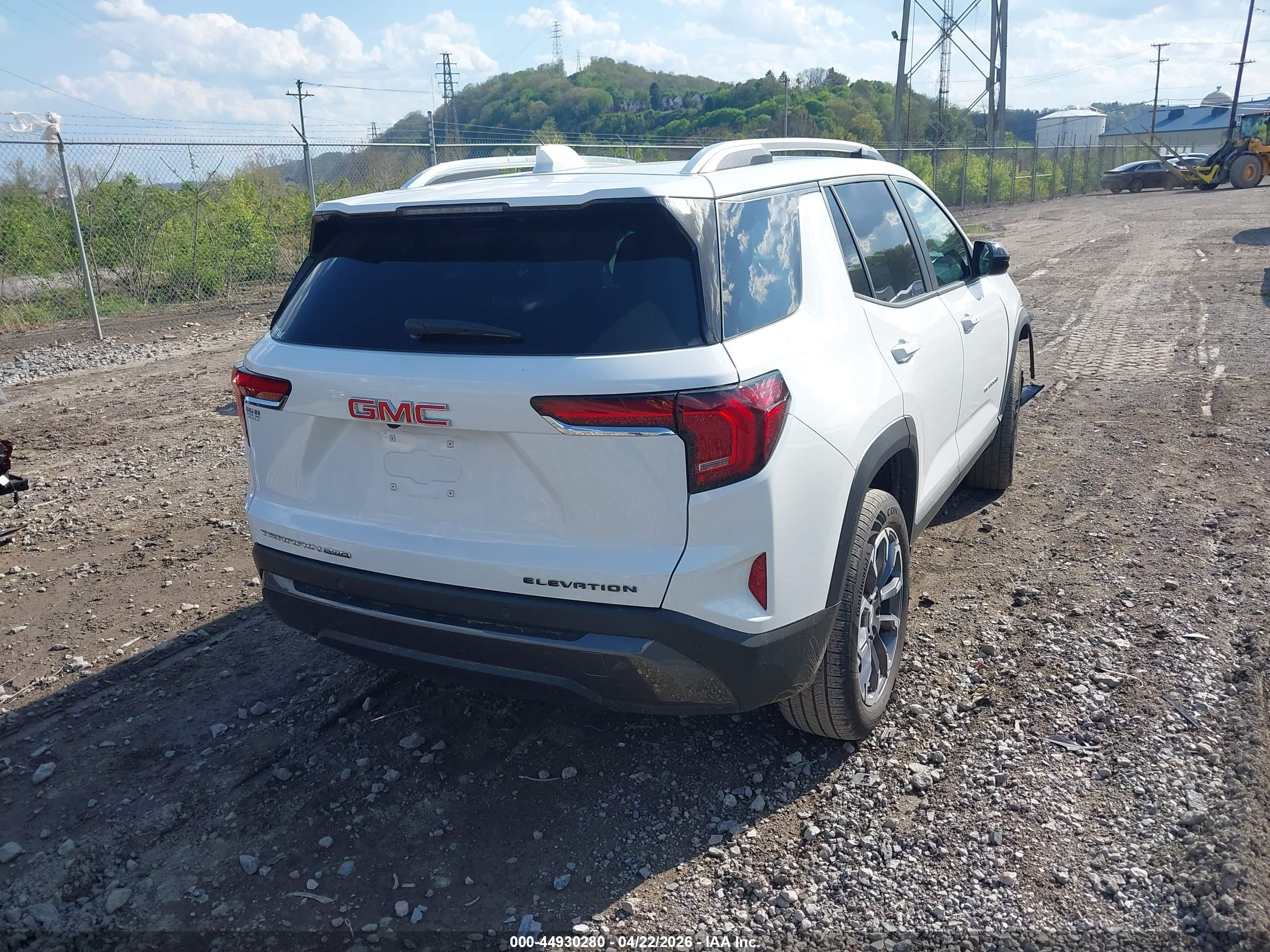 GMC TERRAIN image 4