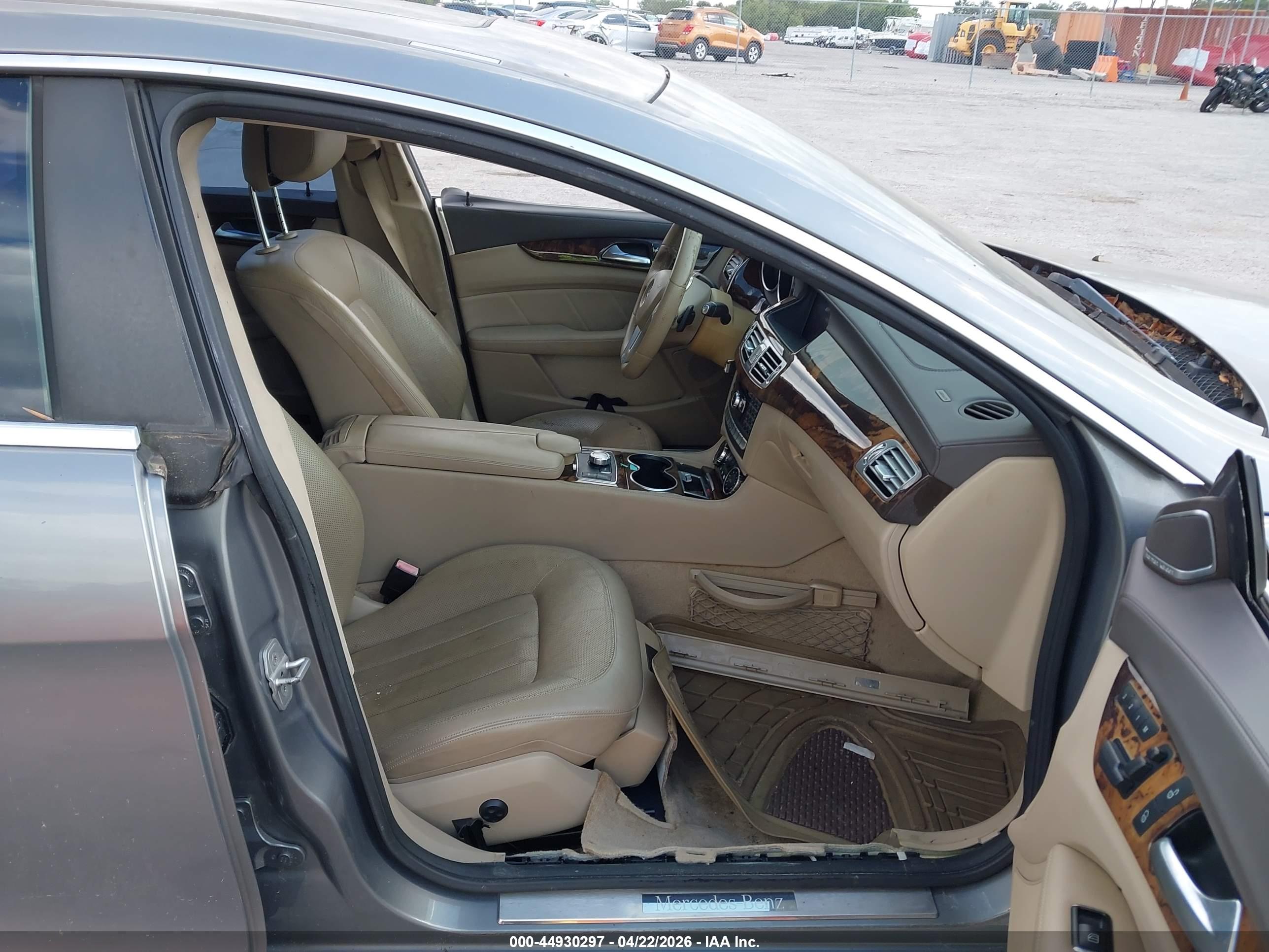 MERCEDES-BENZ CLS image 5