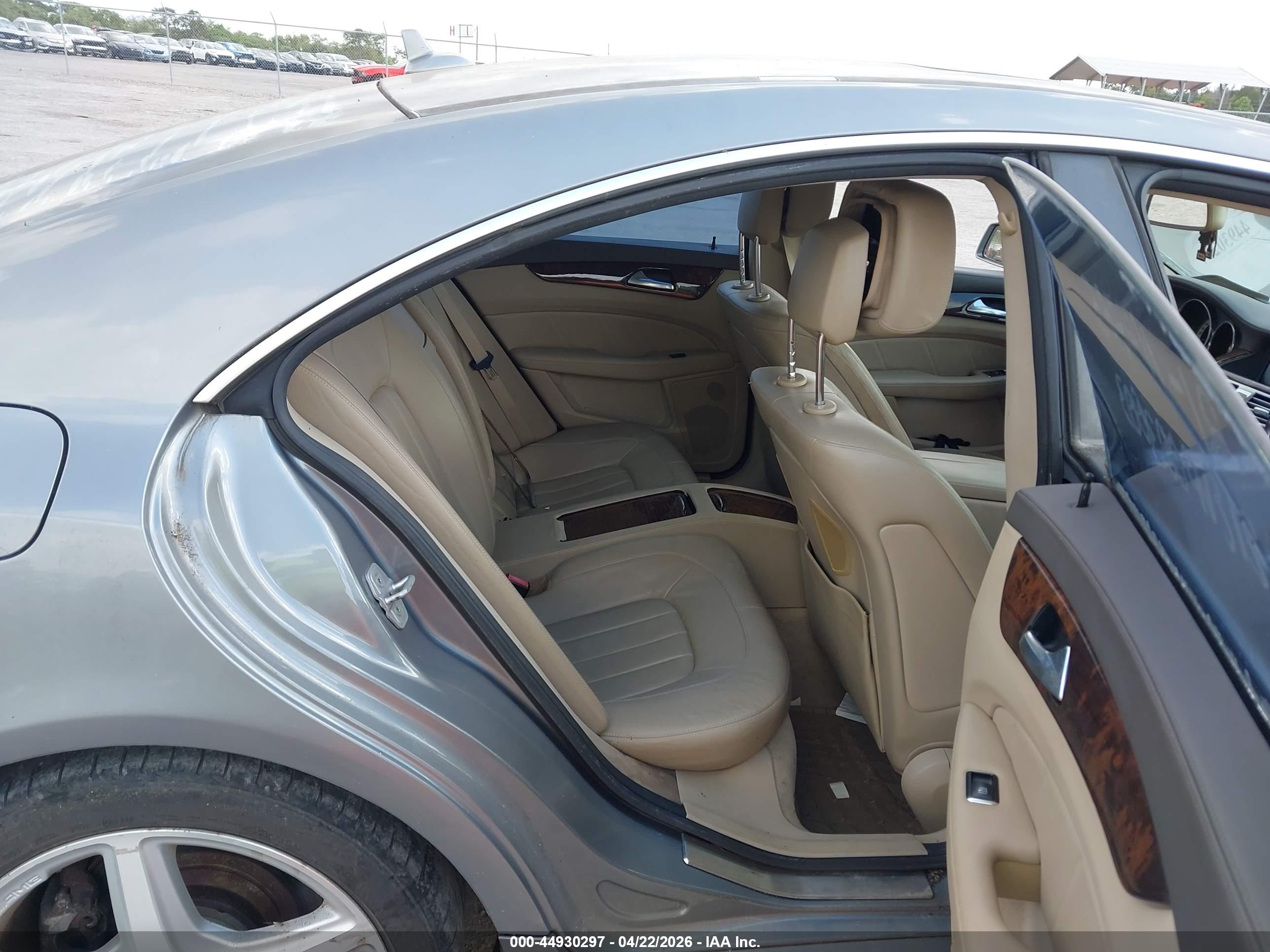MERCEDES-BENZ CLS image 8