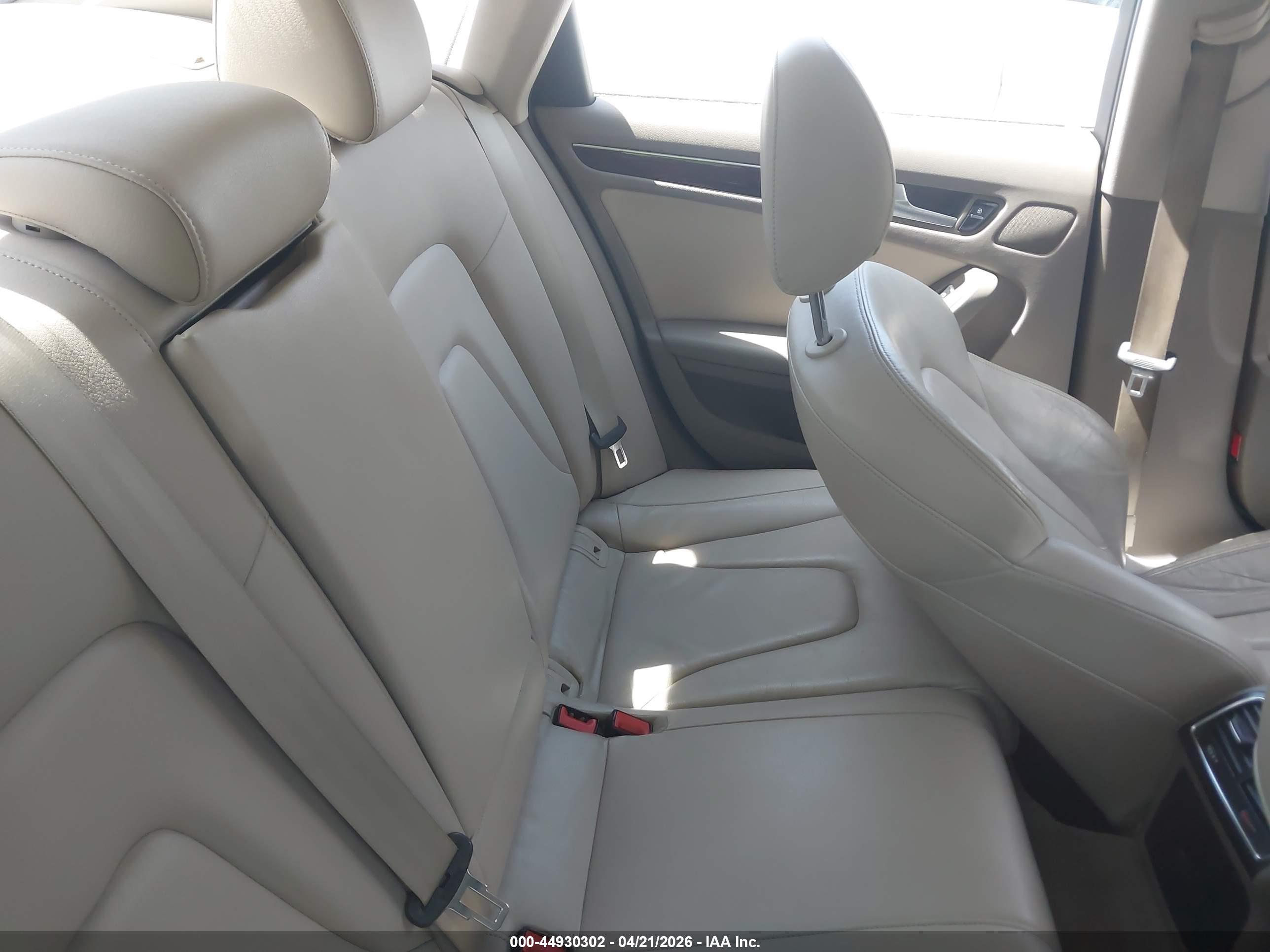 AUDI A4 image 8