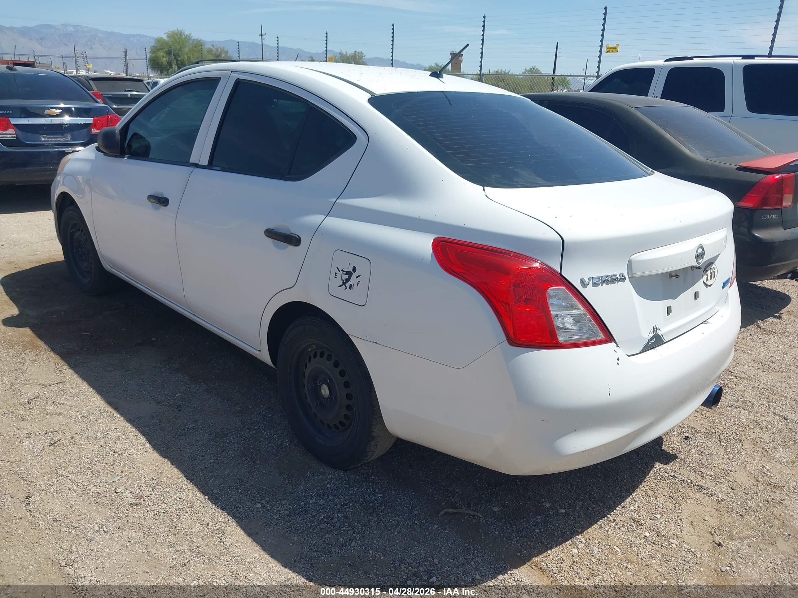 NISSAN VERSA image 3