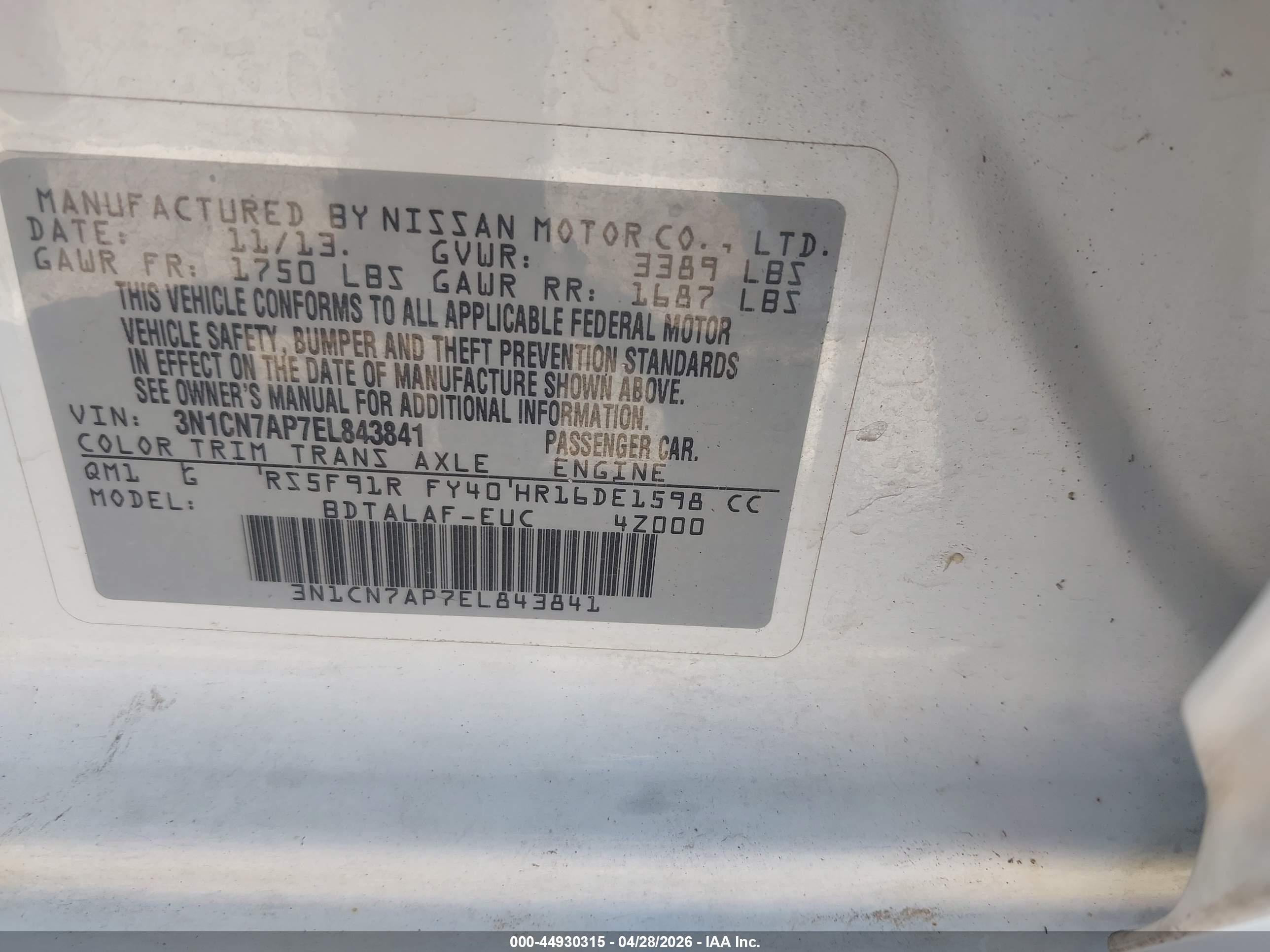 NISSAN VERSA image 9