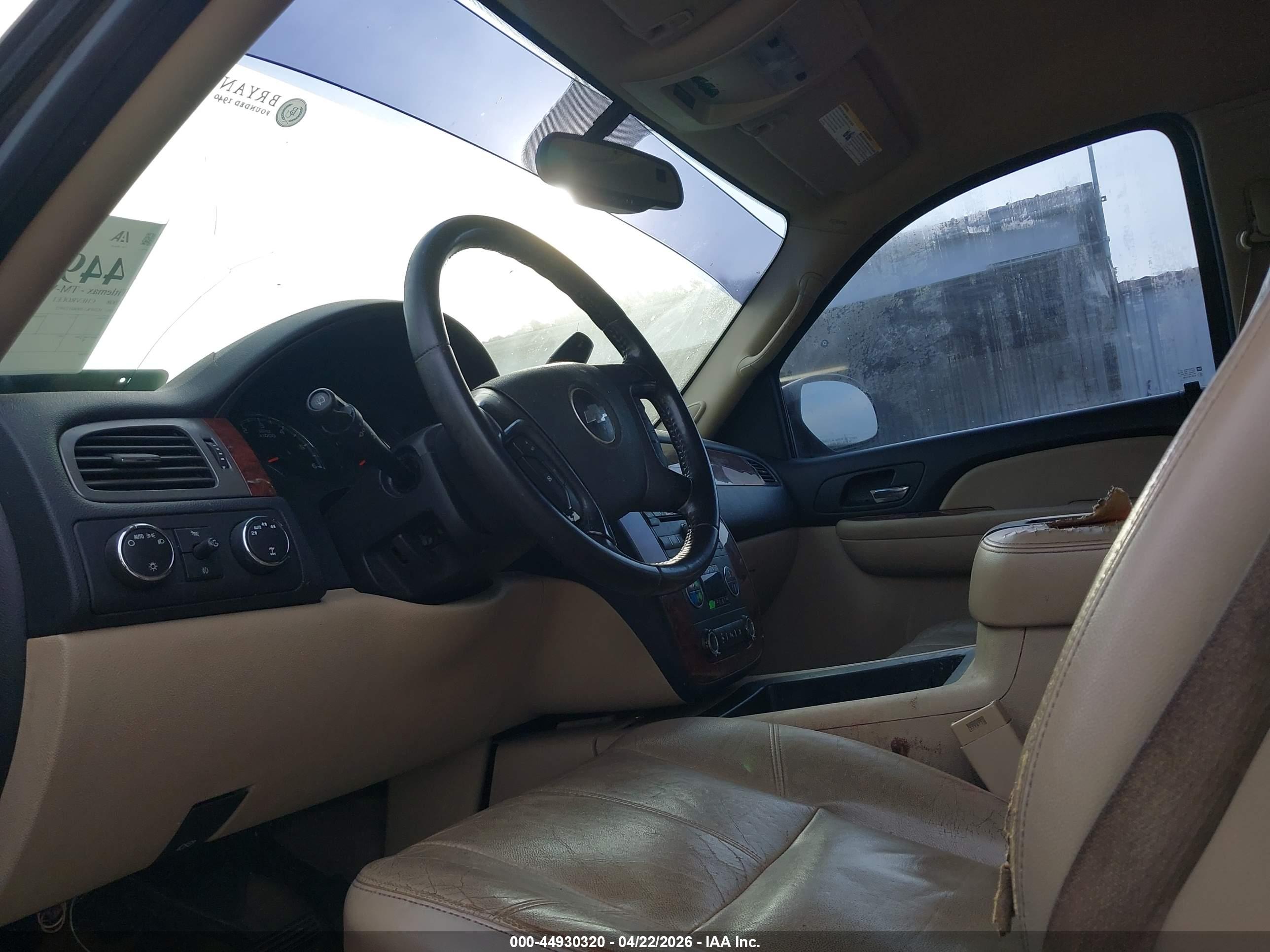 CHEVROLET TAHOE image 5