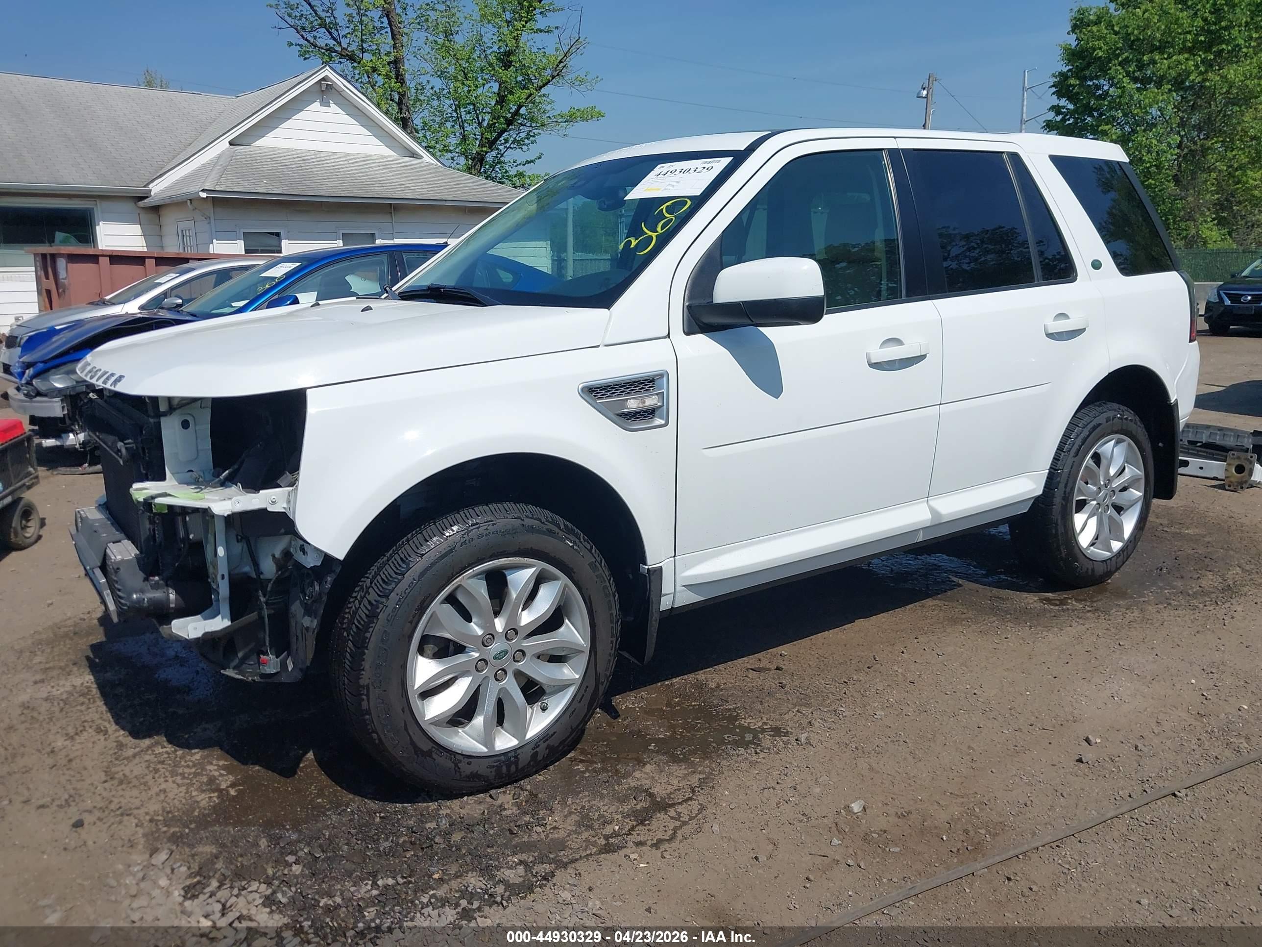 LAND ROVER image 2