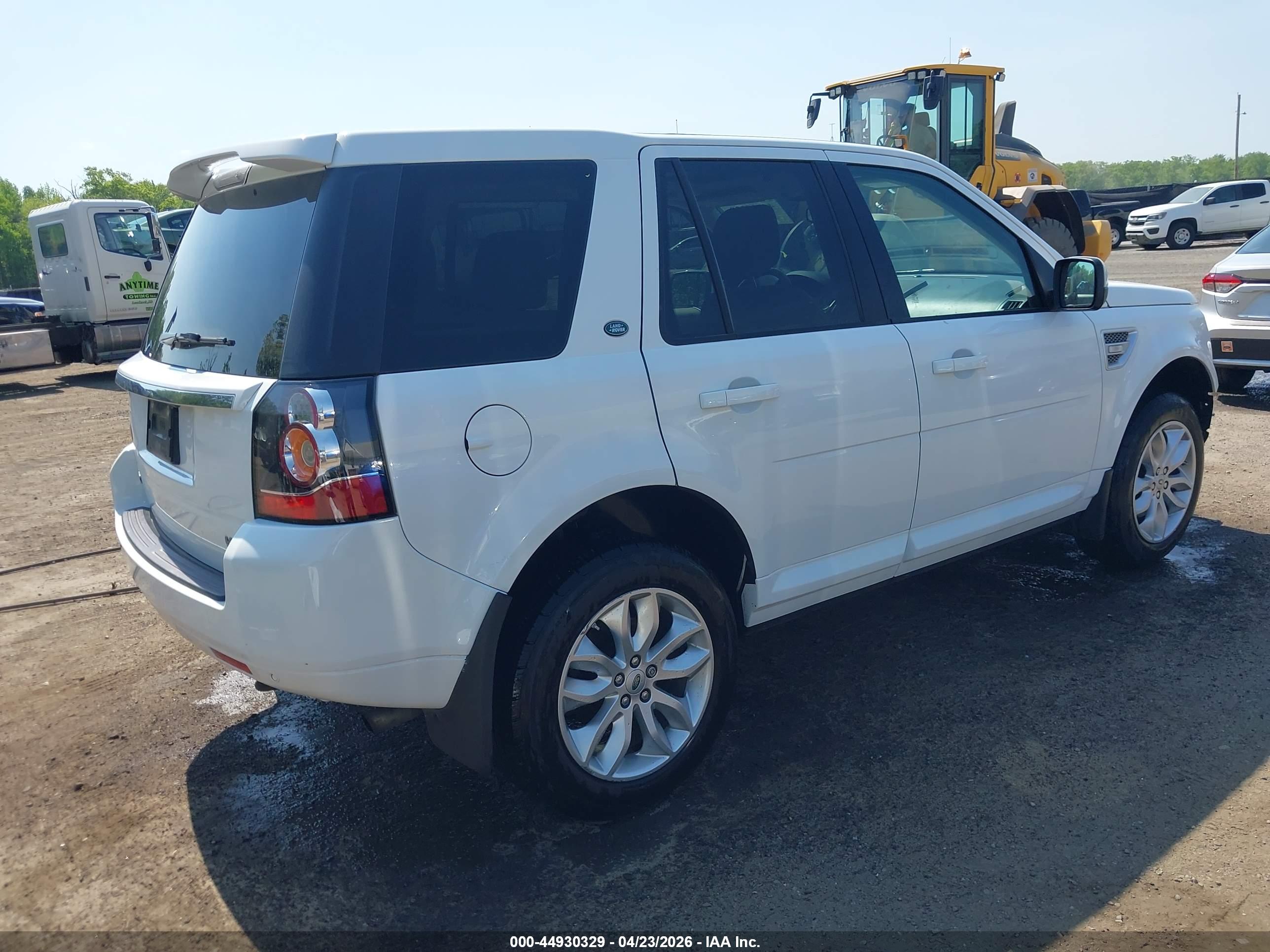 LAND ROVER image 4