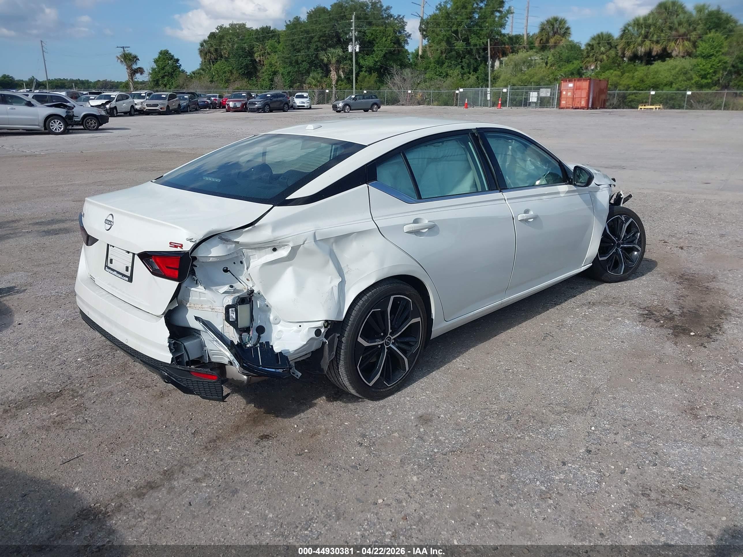 NISSAN ALTIMA image 4