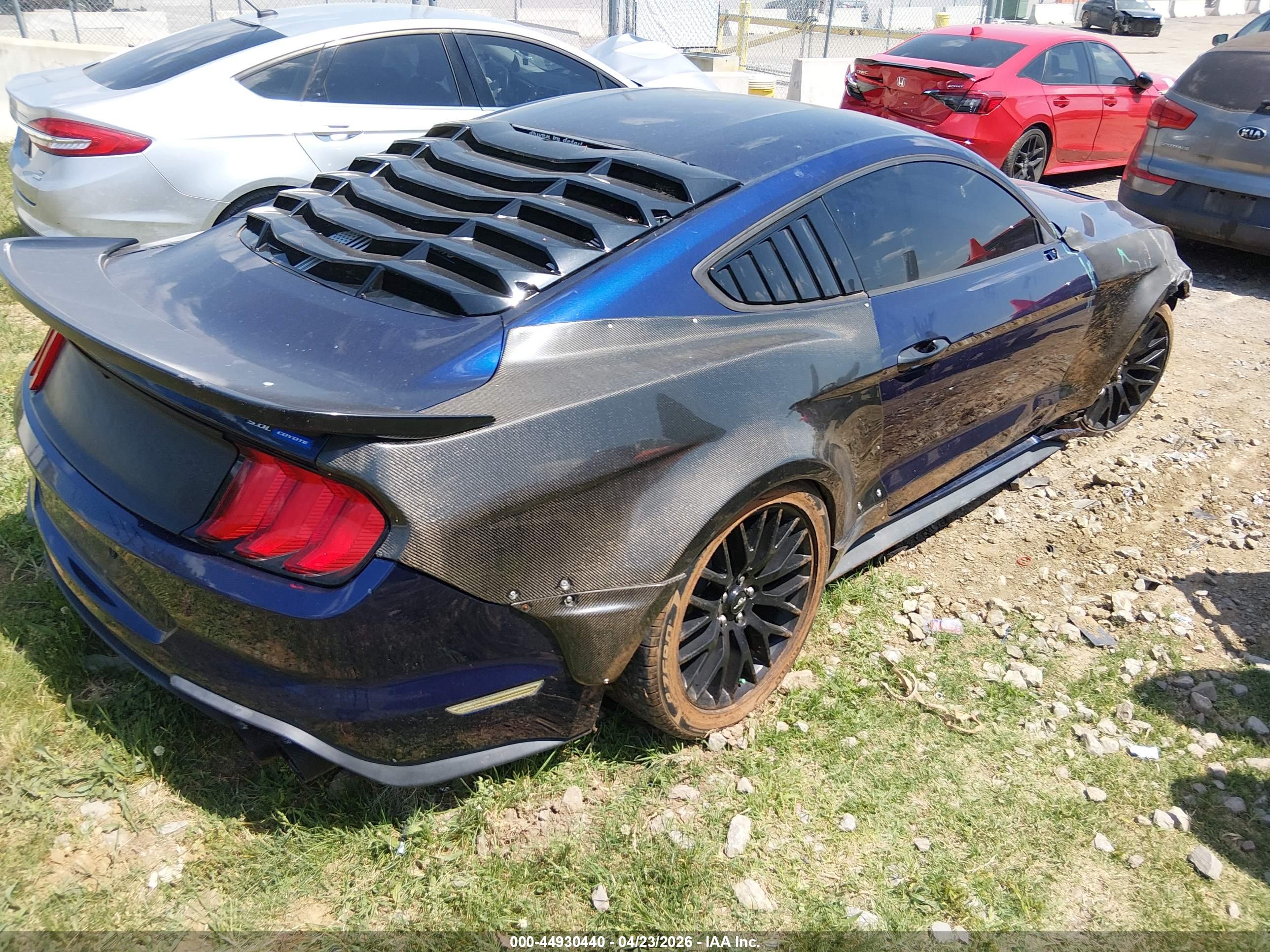 FORD MUSTANG image 4