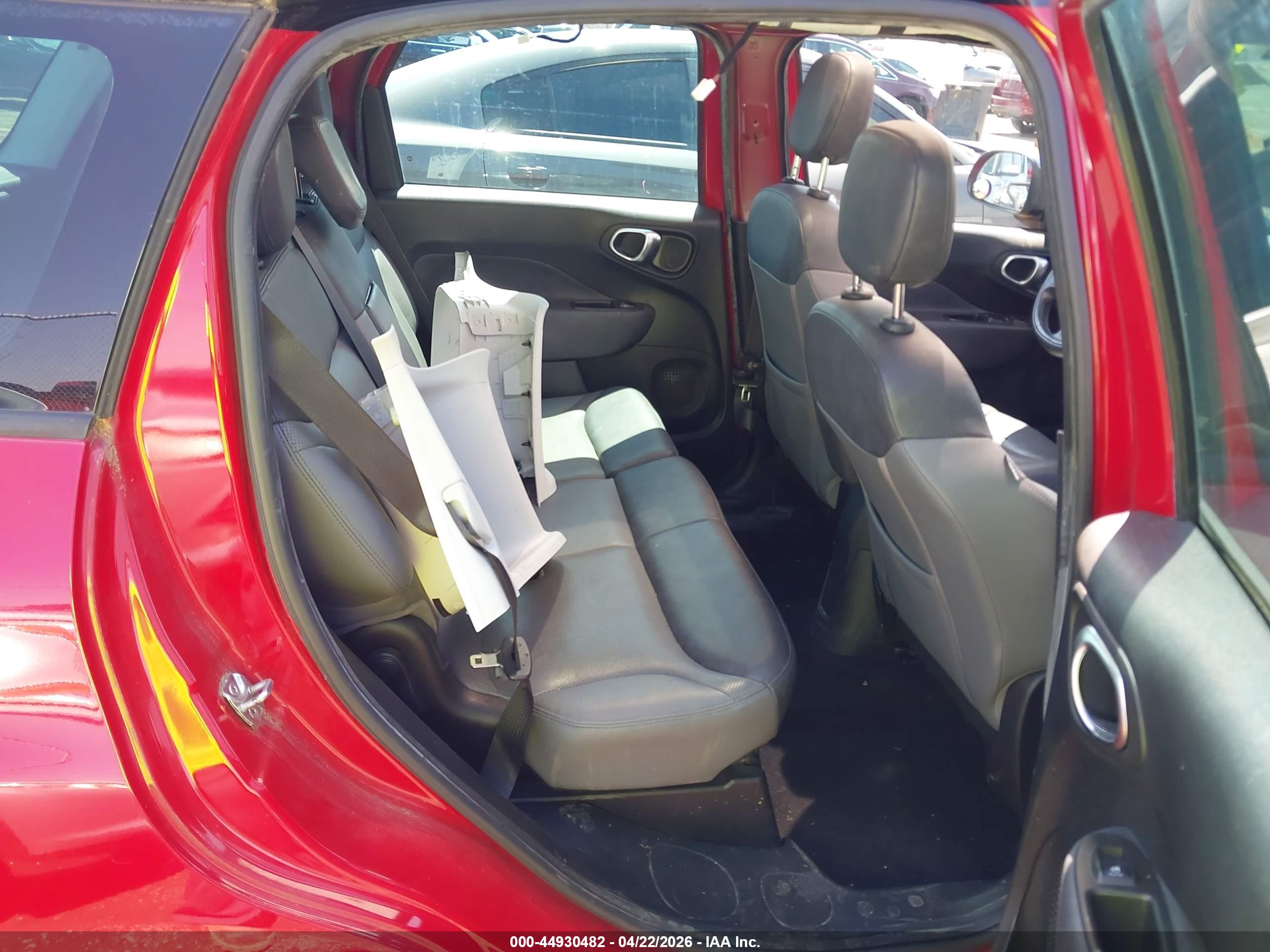 FIAT 500L image 8