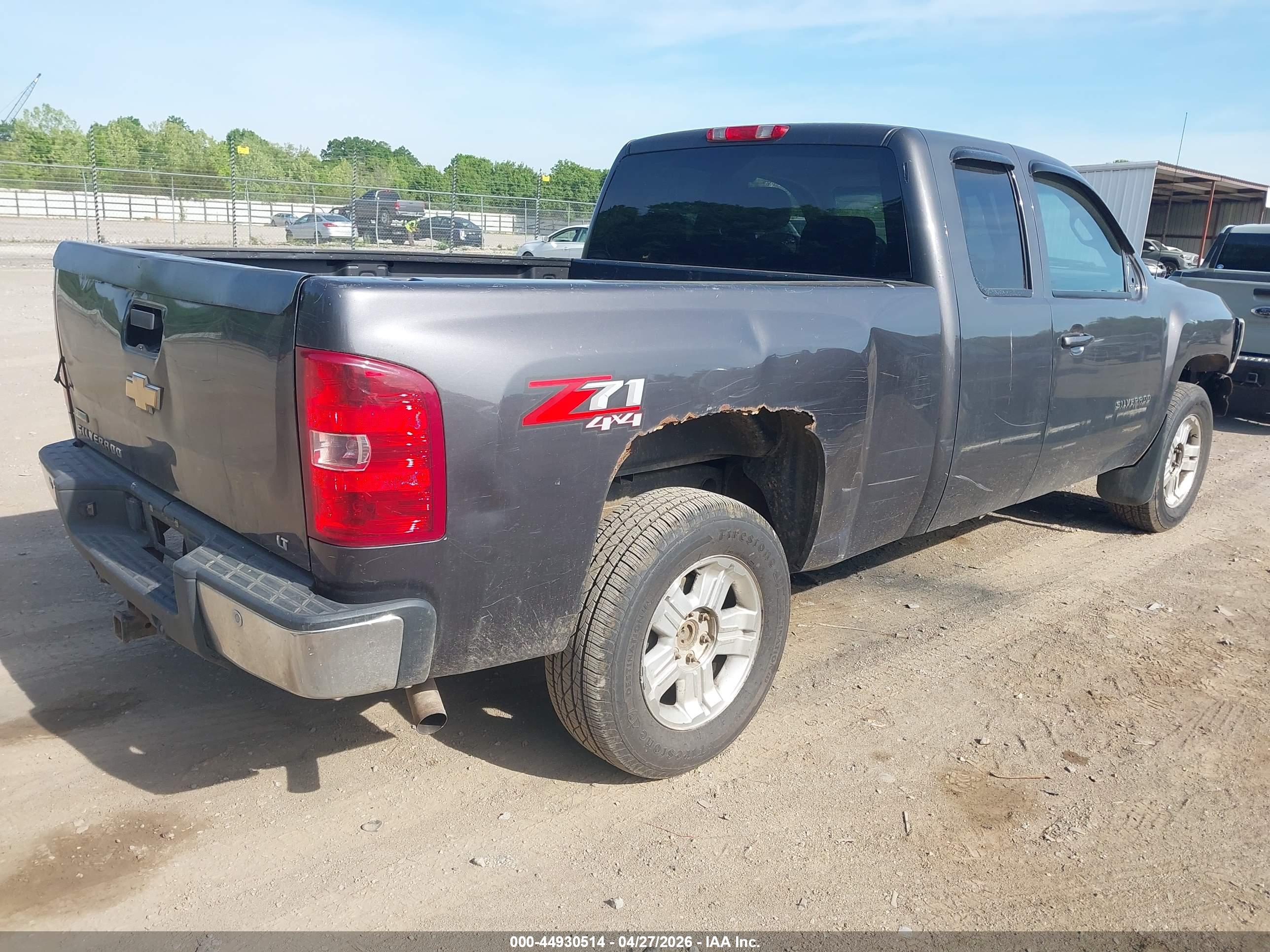 CHEVROLET SILVERADO image 4