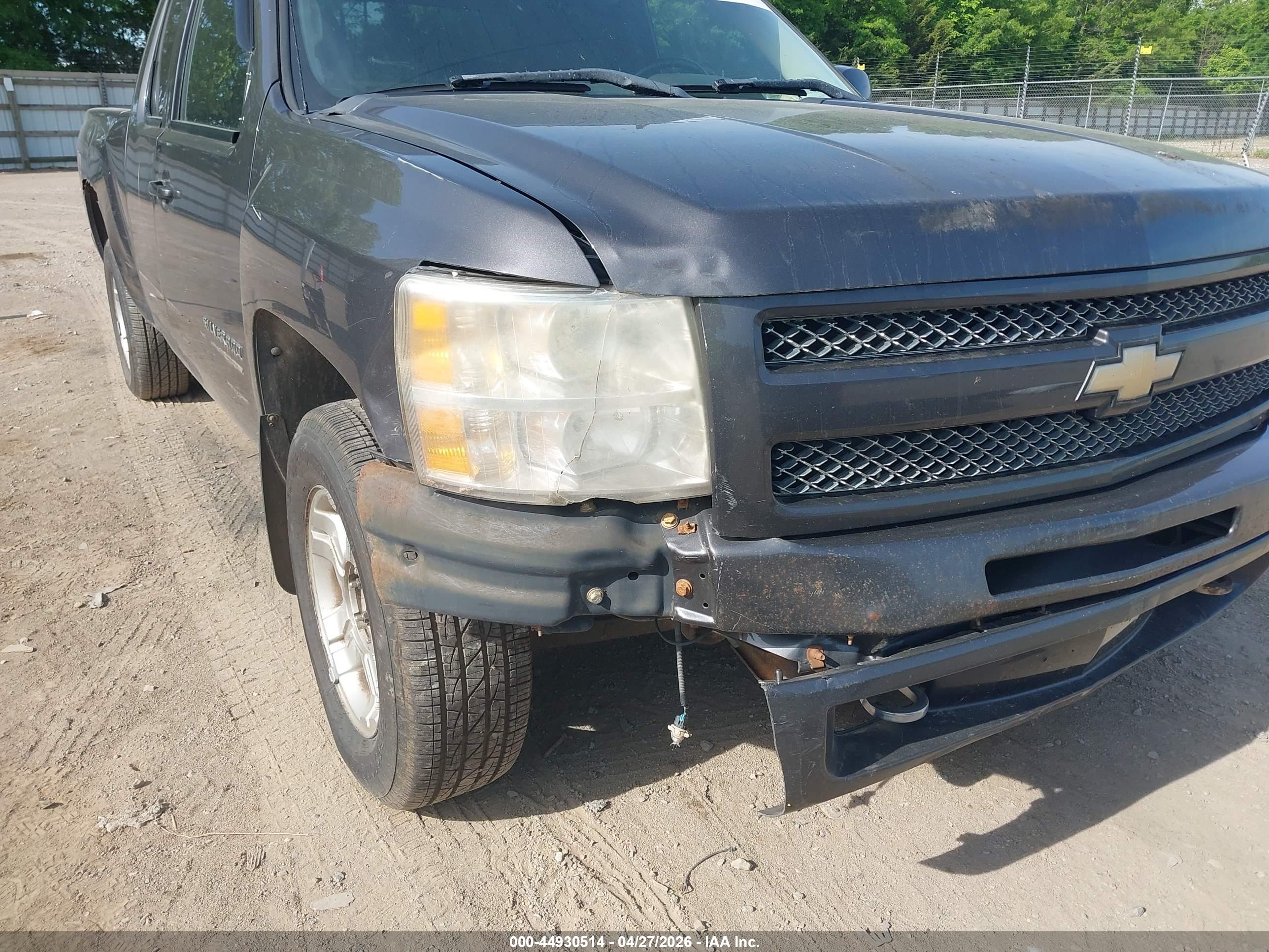 CHEVROLET SILVERADO image 6