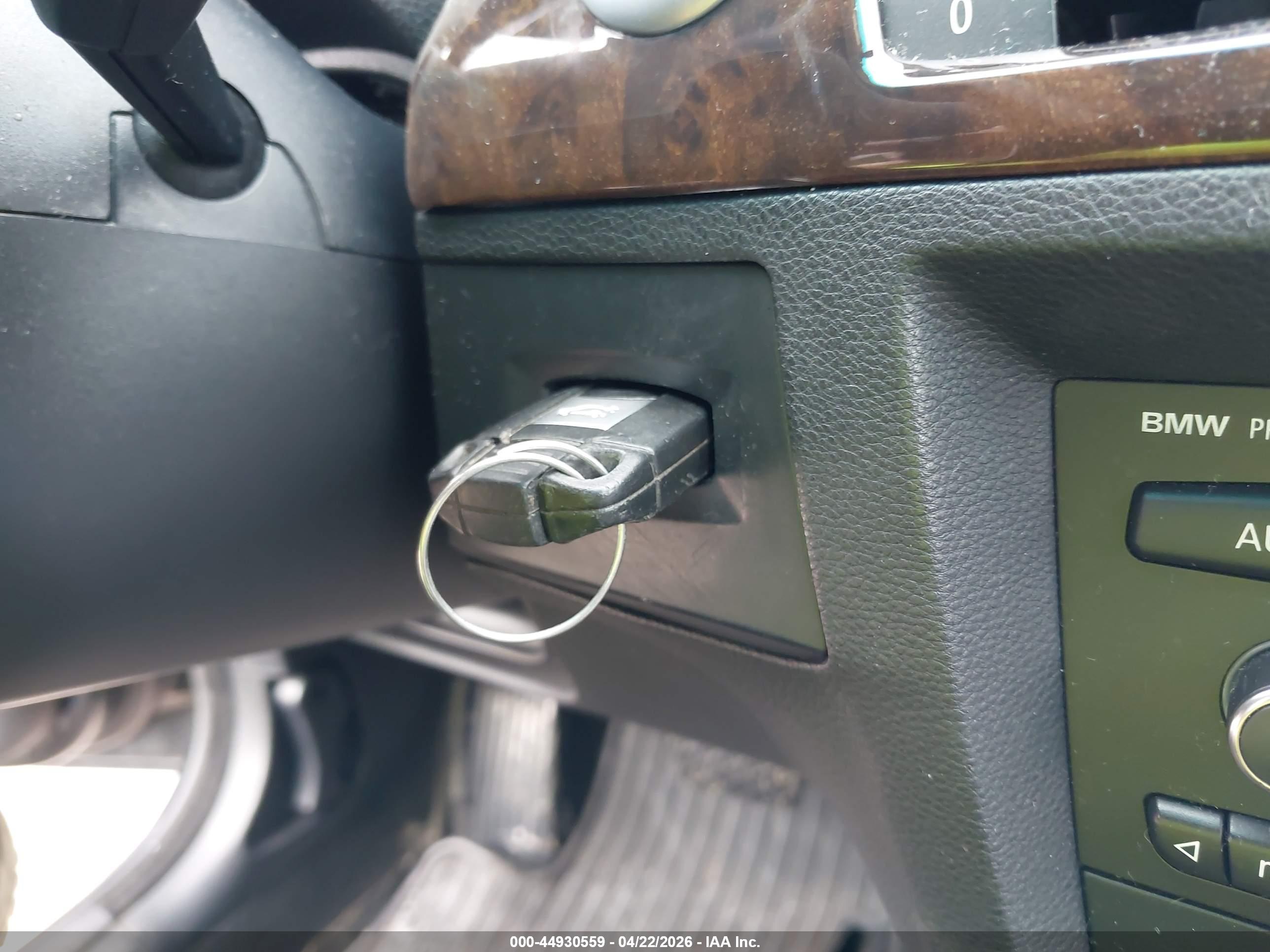 BMW 328XI image 11