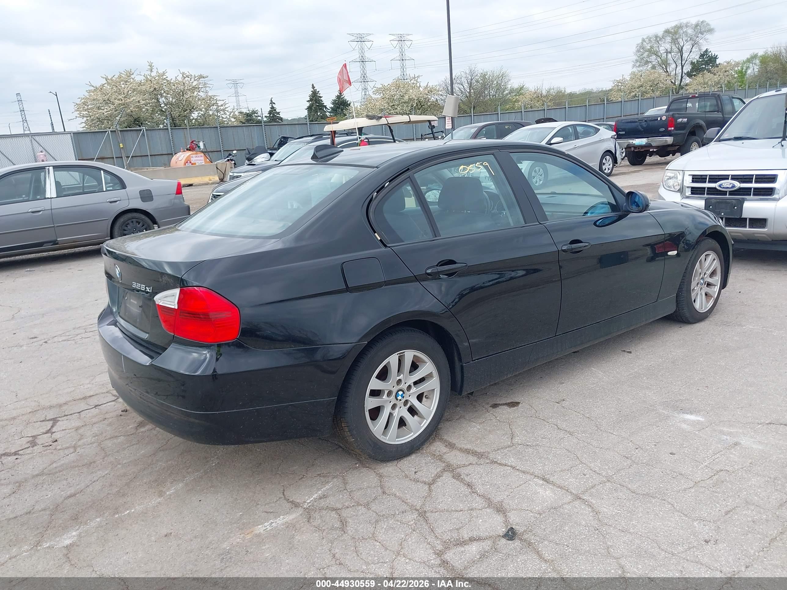 BMW 328XI image 4