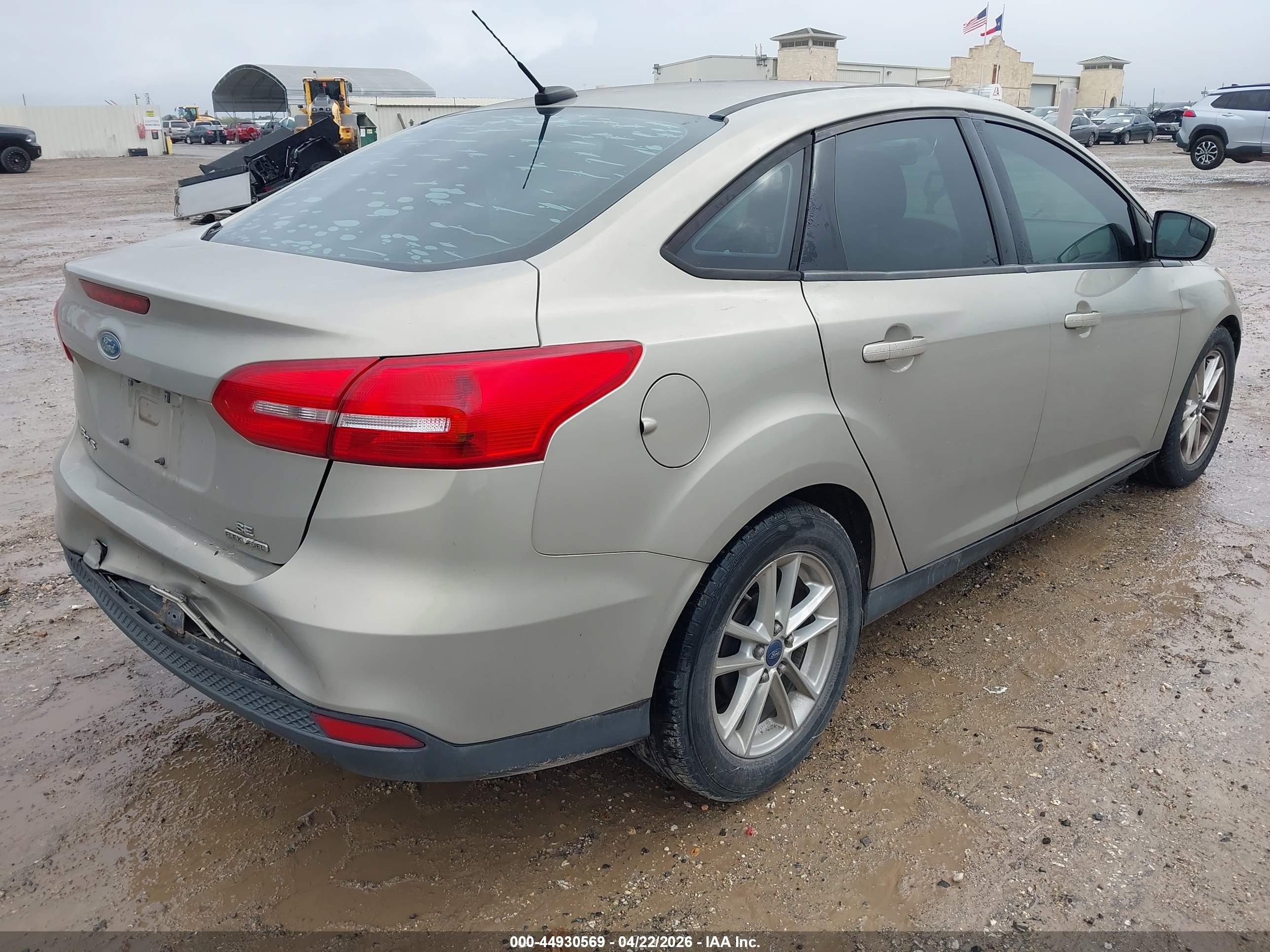 FORD FOCUS image 4
