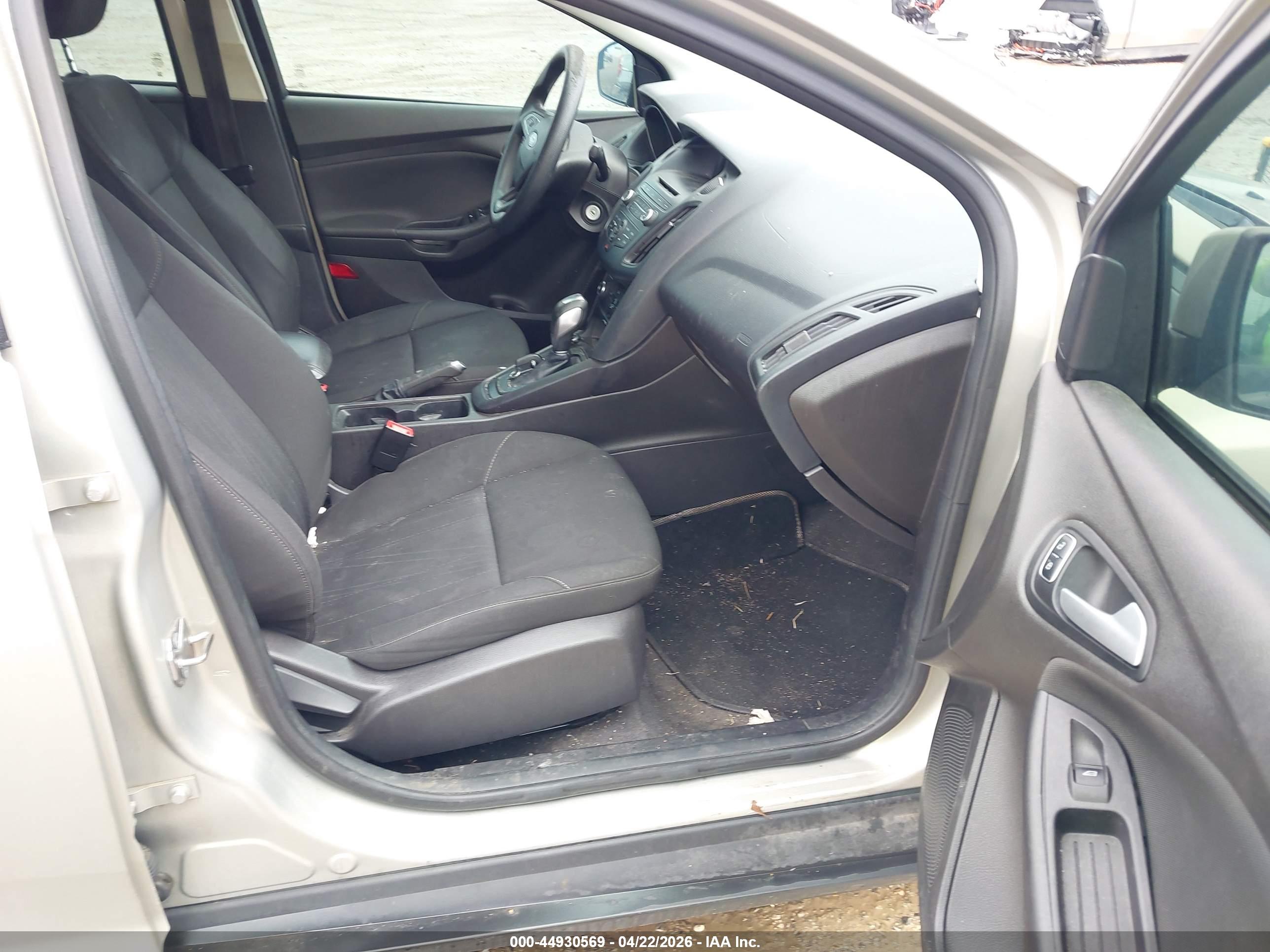 FORD FOCUS image 5