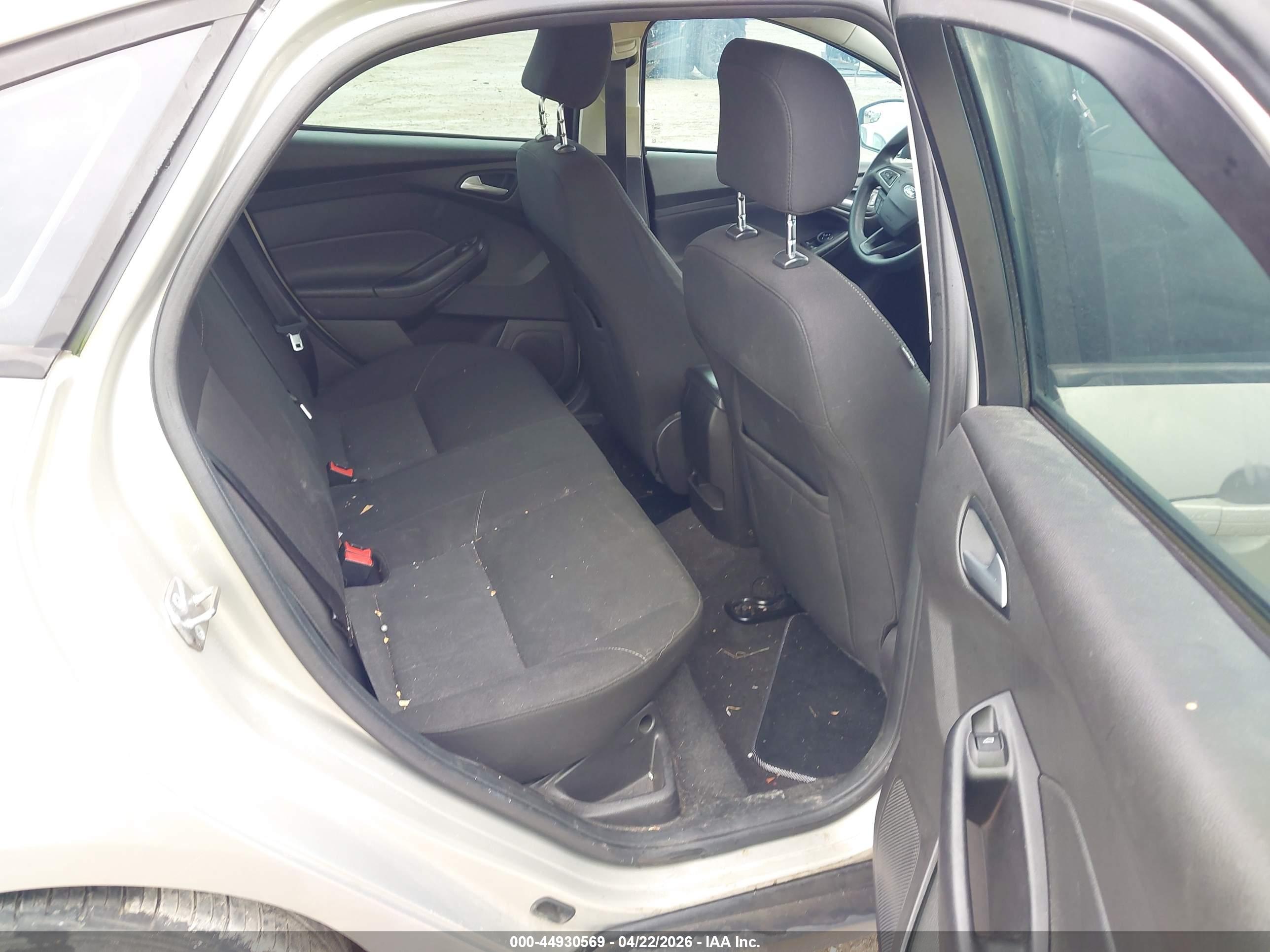 FORD FOCUS image 8