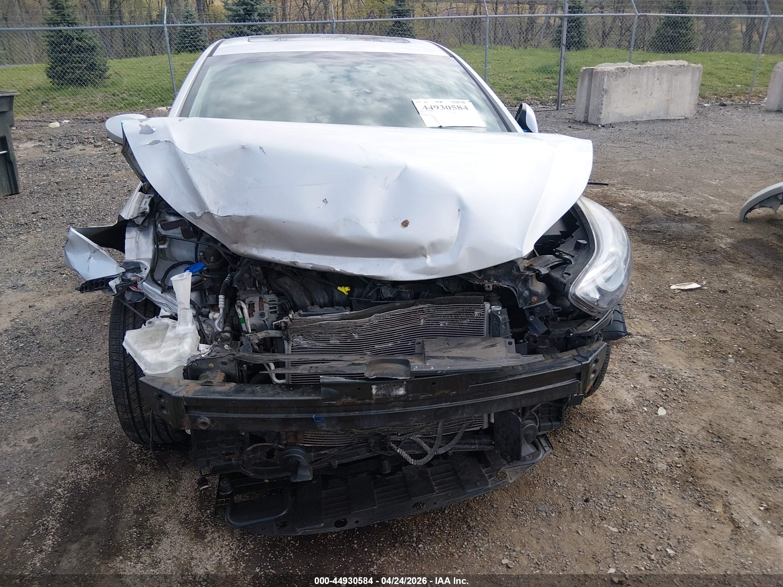 HYUNDAI ELANTRA image 6