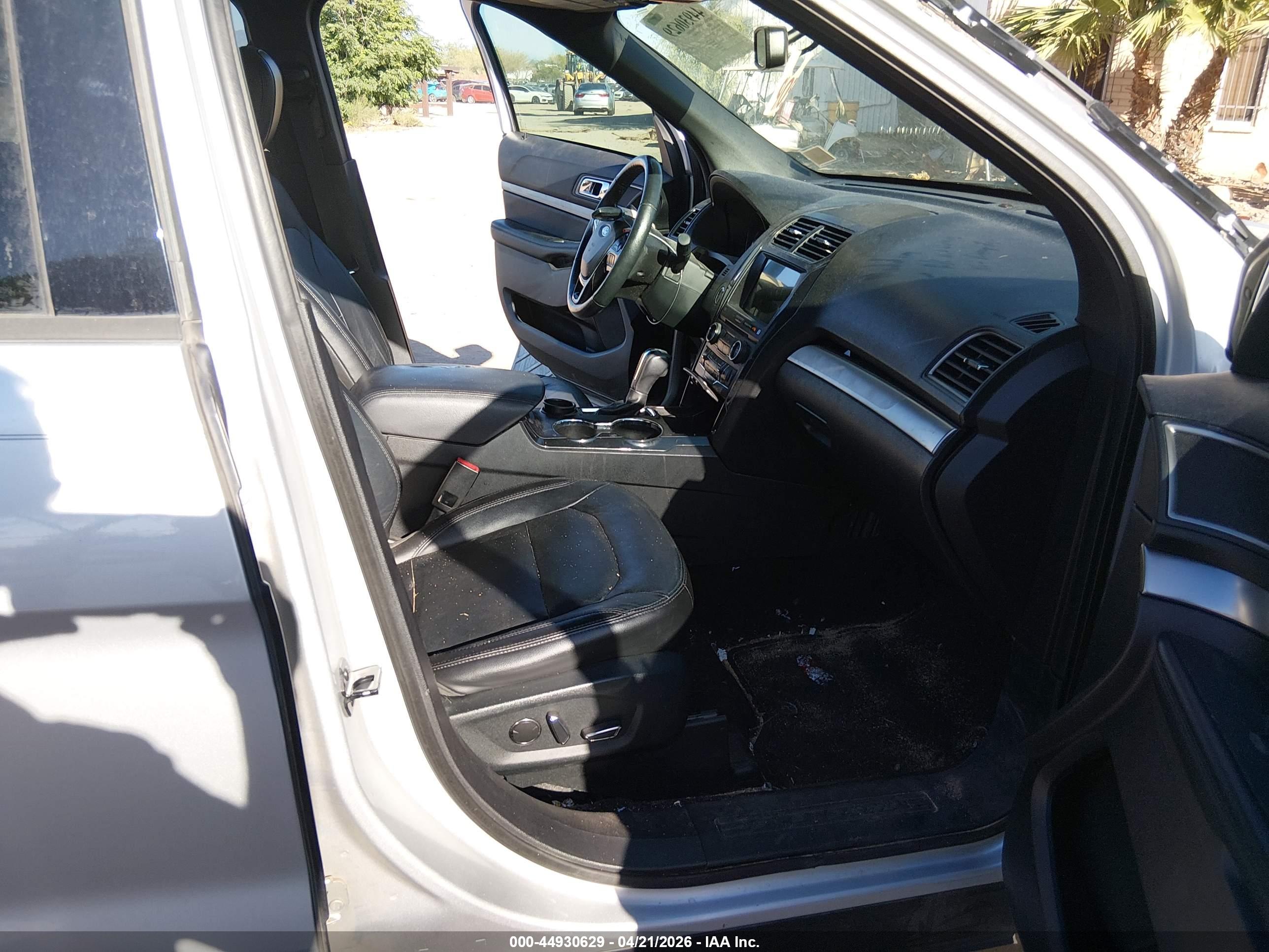 FORD EXPLORER image 5