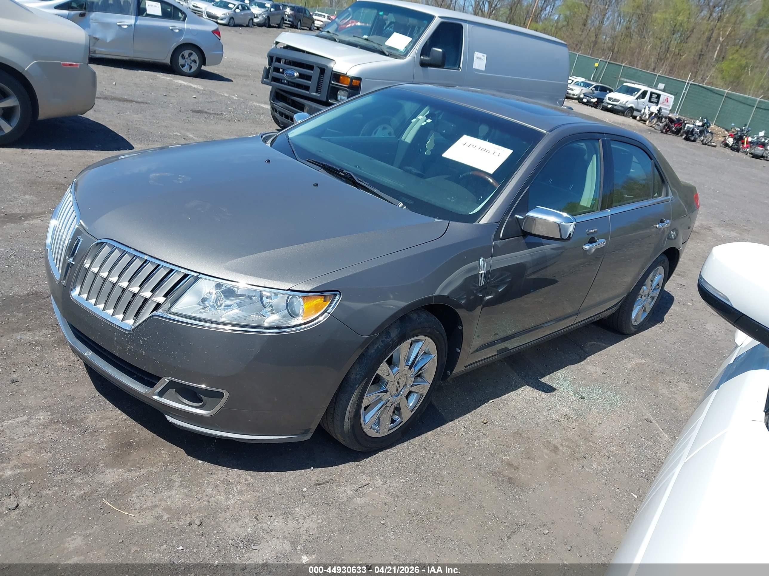 LINCOLN MKZ image 2