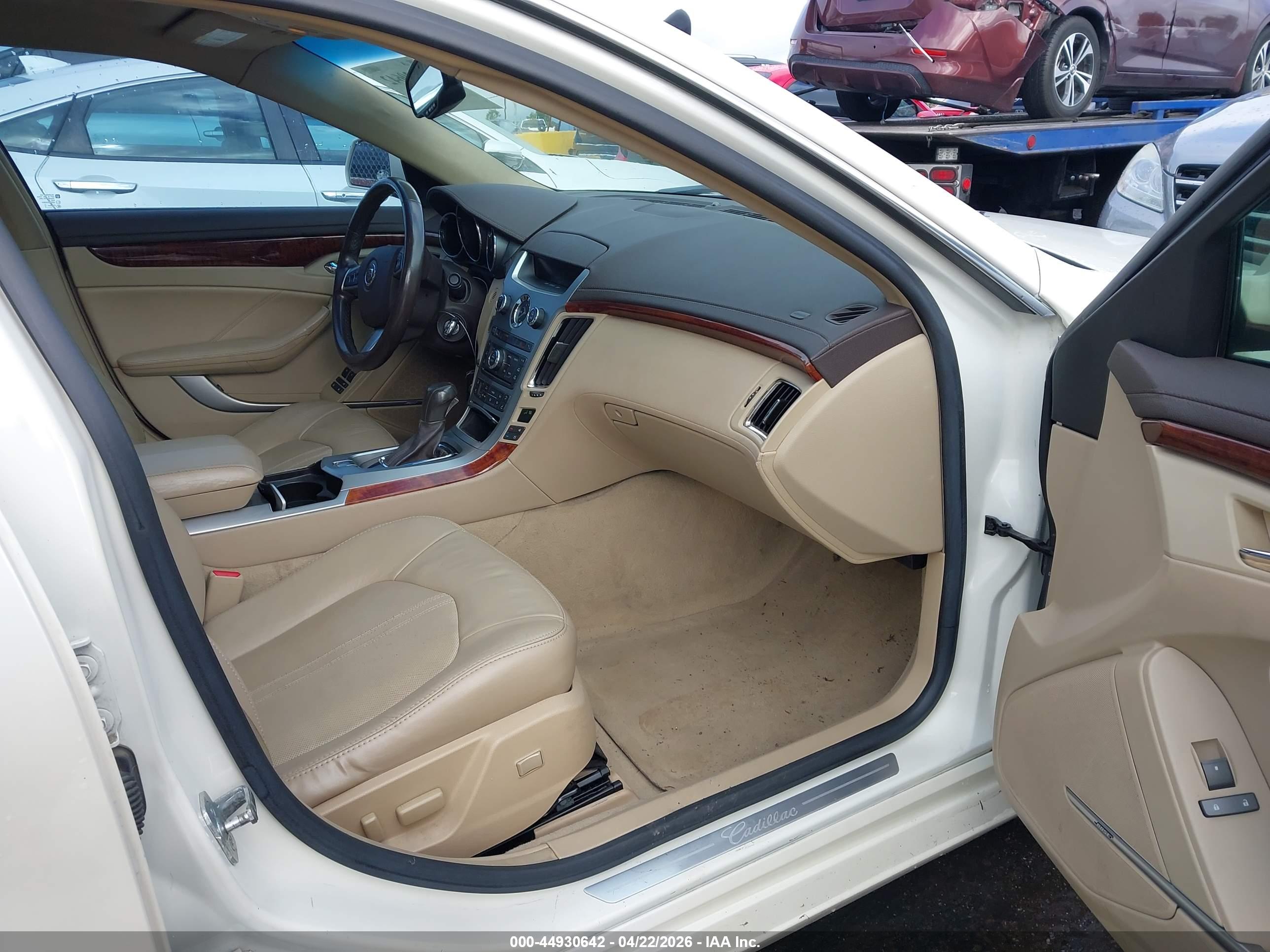 CADILLAC CTS image 5