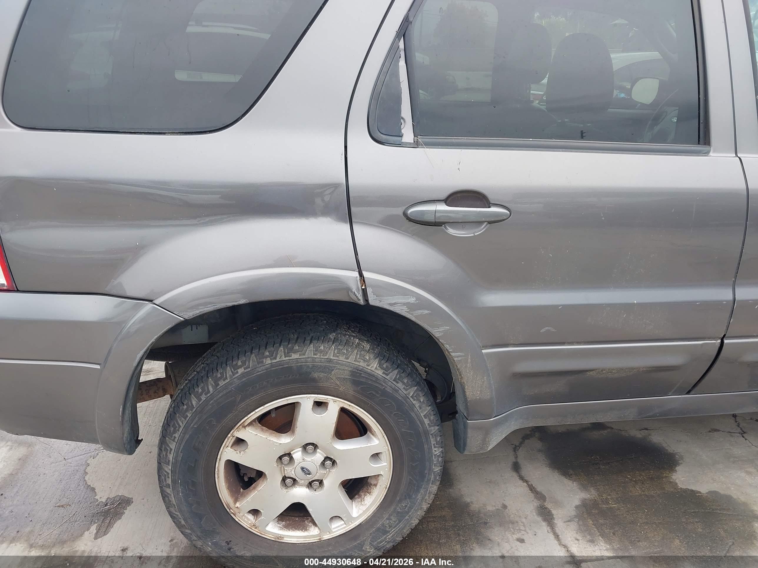FORD ESCAPE image 6