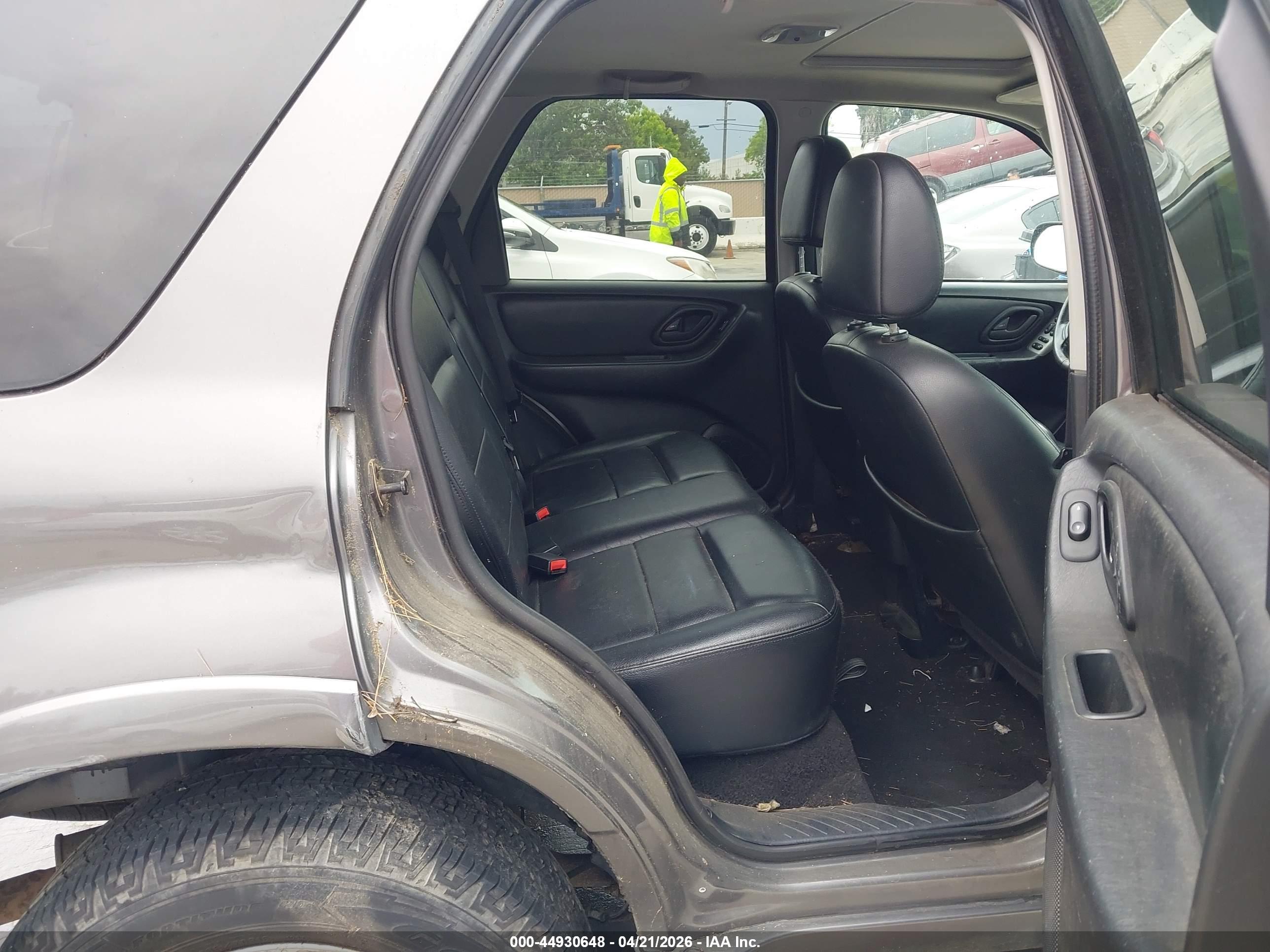 FORD ESCAPE image 8