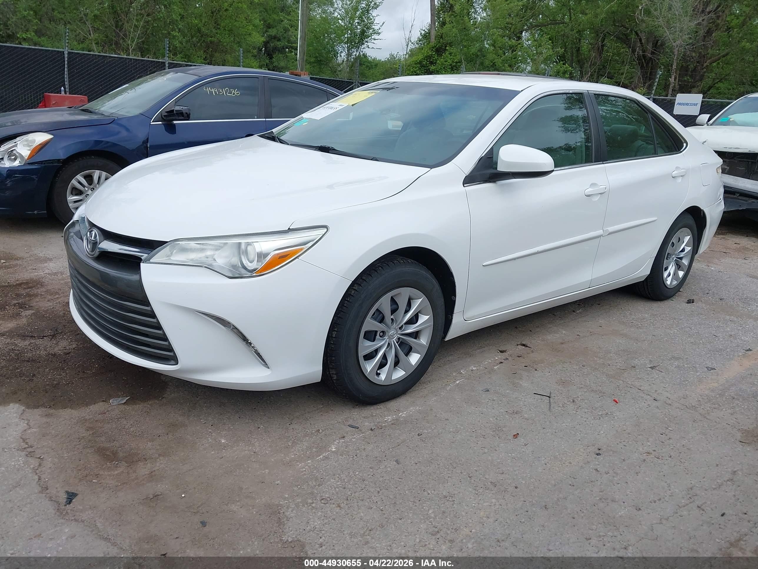 TOYOTA CAMRY image 2