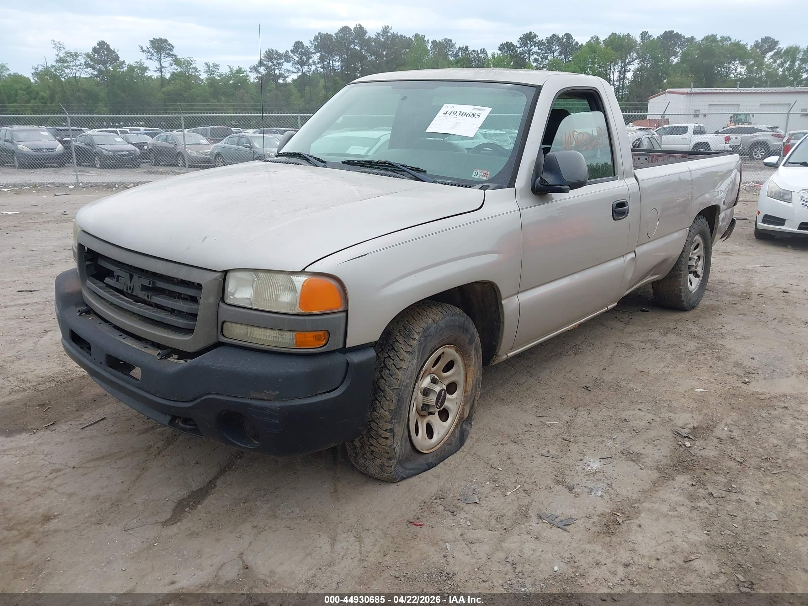 GMC SIERRA image 2