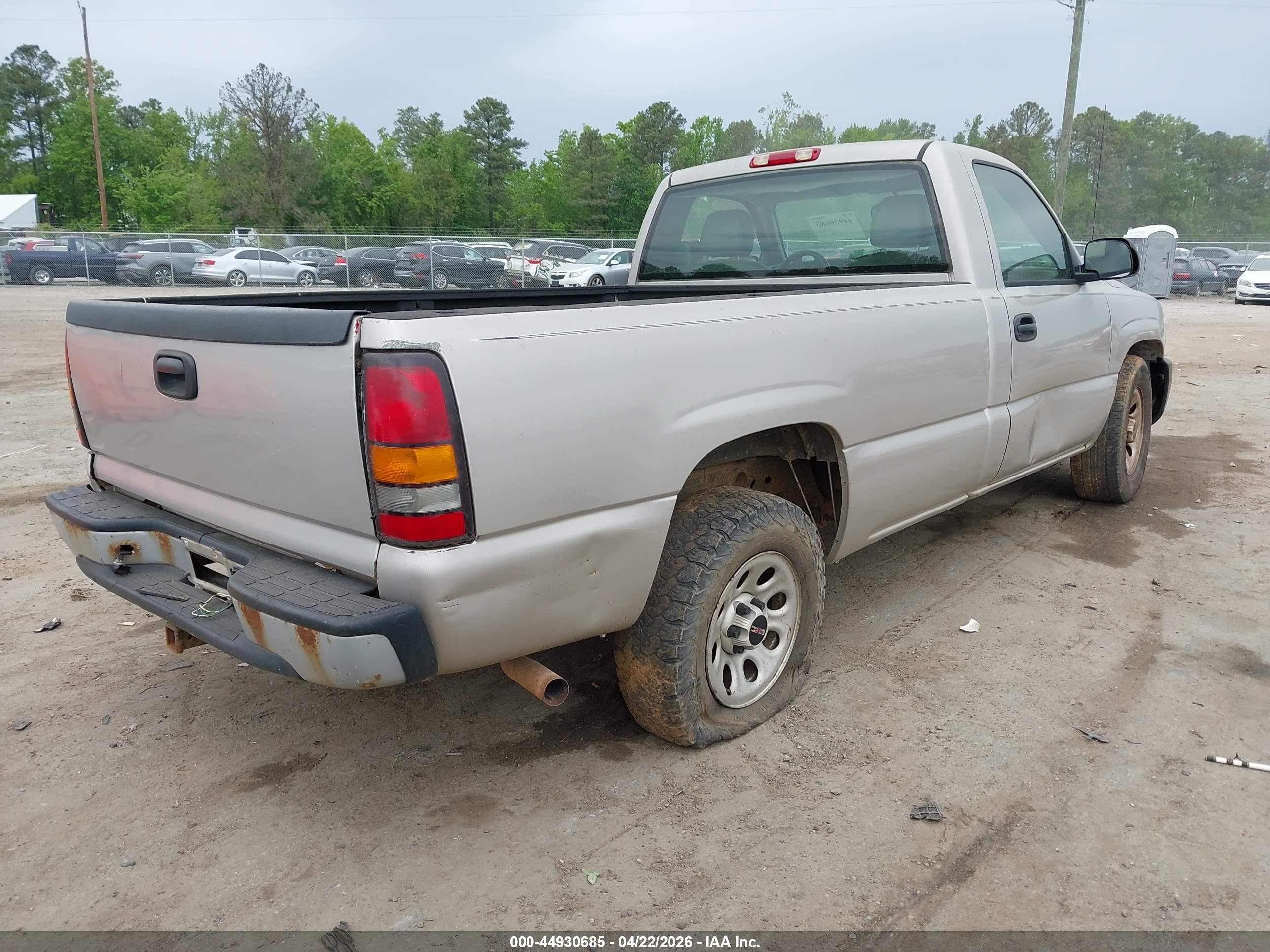 GMC SIERRA image 4