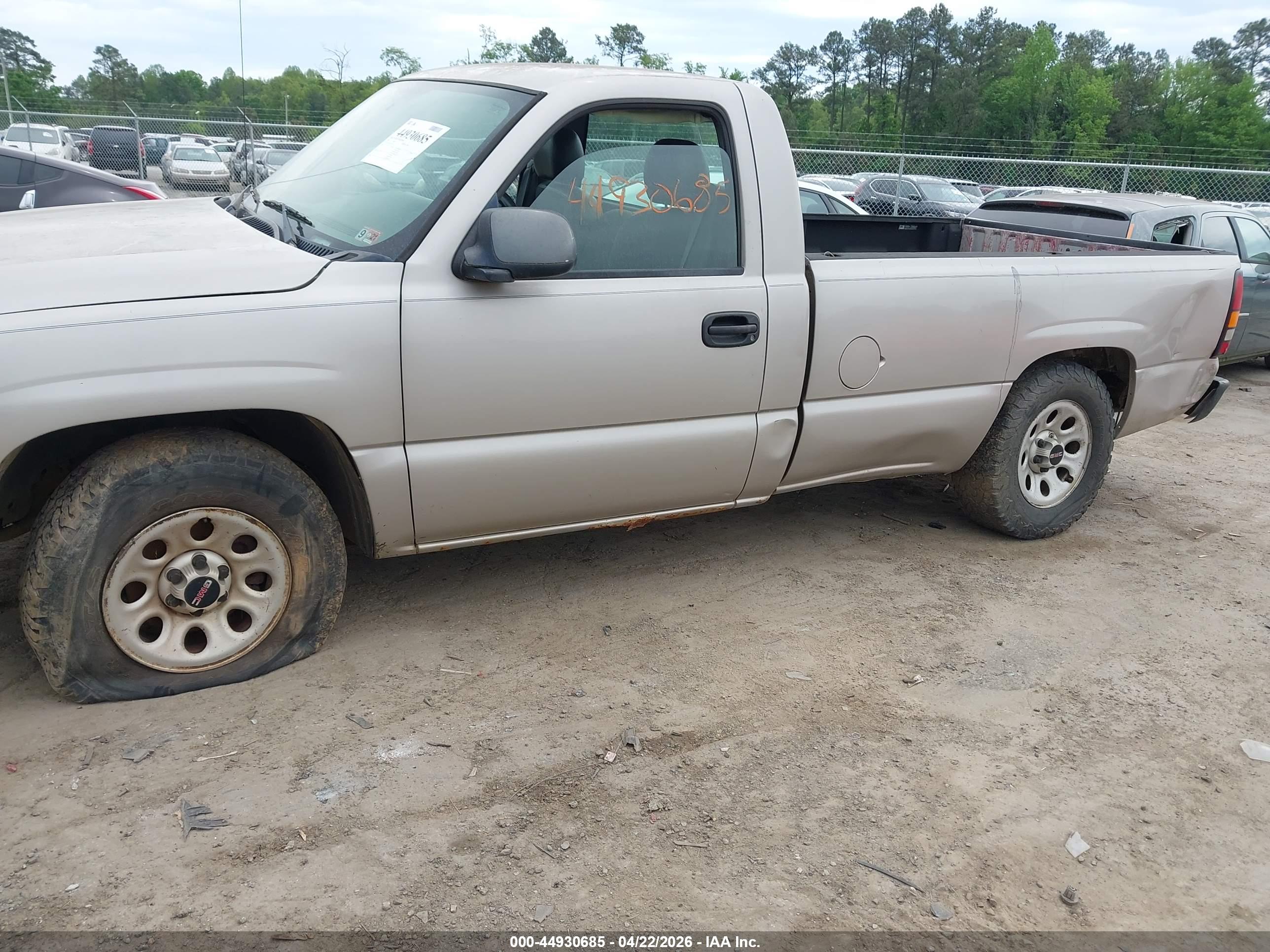GMC SIERRA image 6
