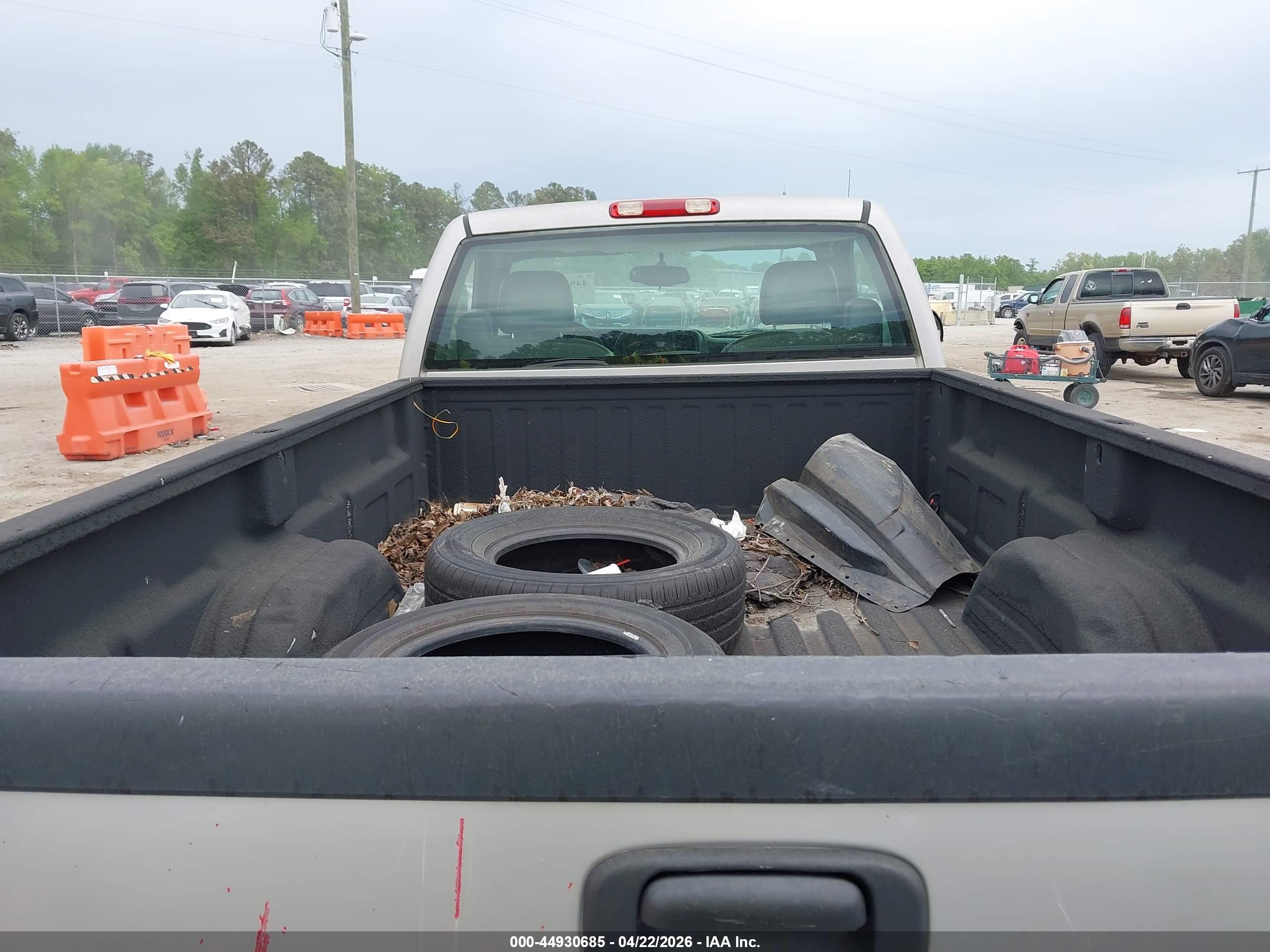 GMC SIERRA image 8